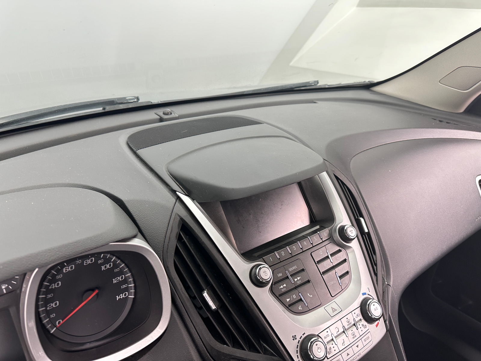 Thumbnail: 2017 Chevrolet Equinox - 3