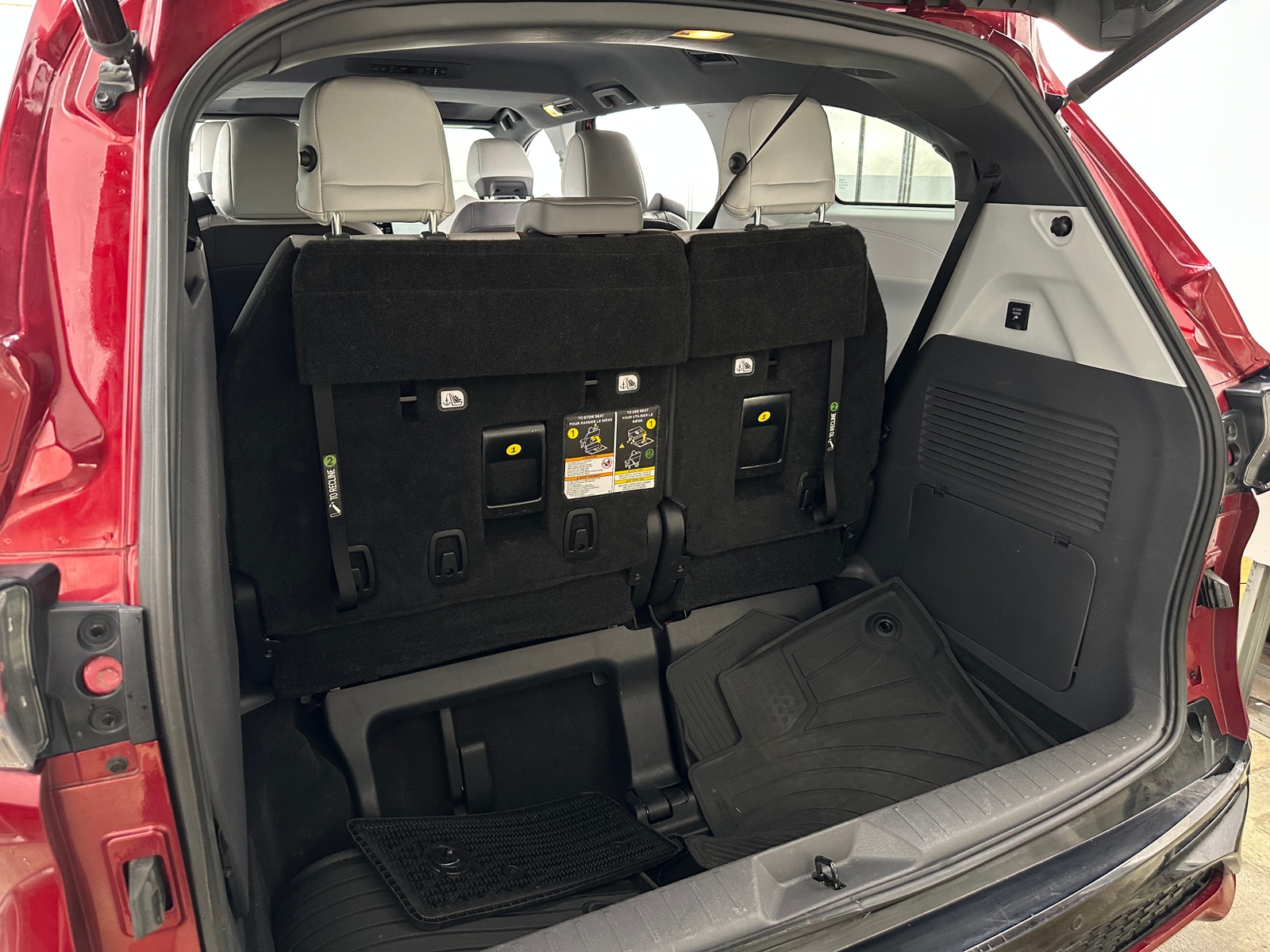 Thumbnail: 2021 Toyota Sienna - 6