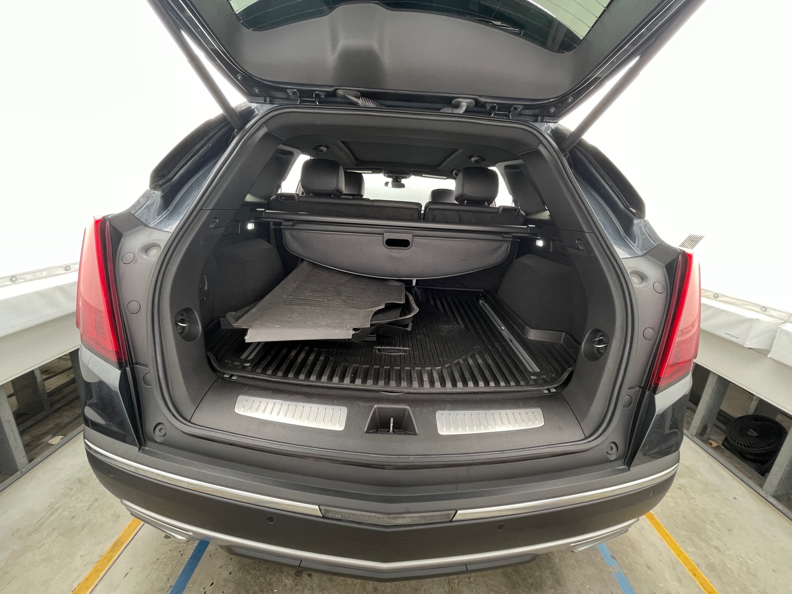 Thumbnail: 2021 Cadillac XT5 - 6