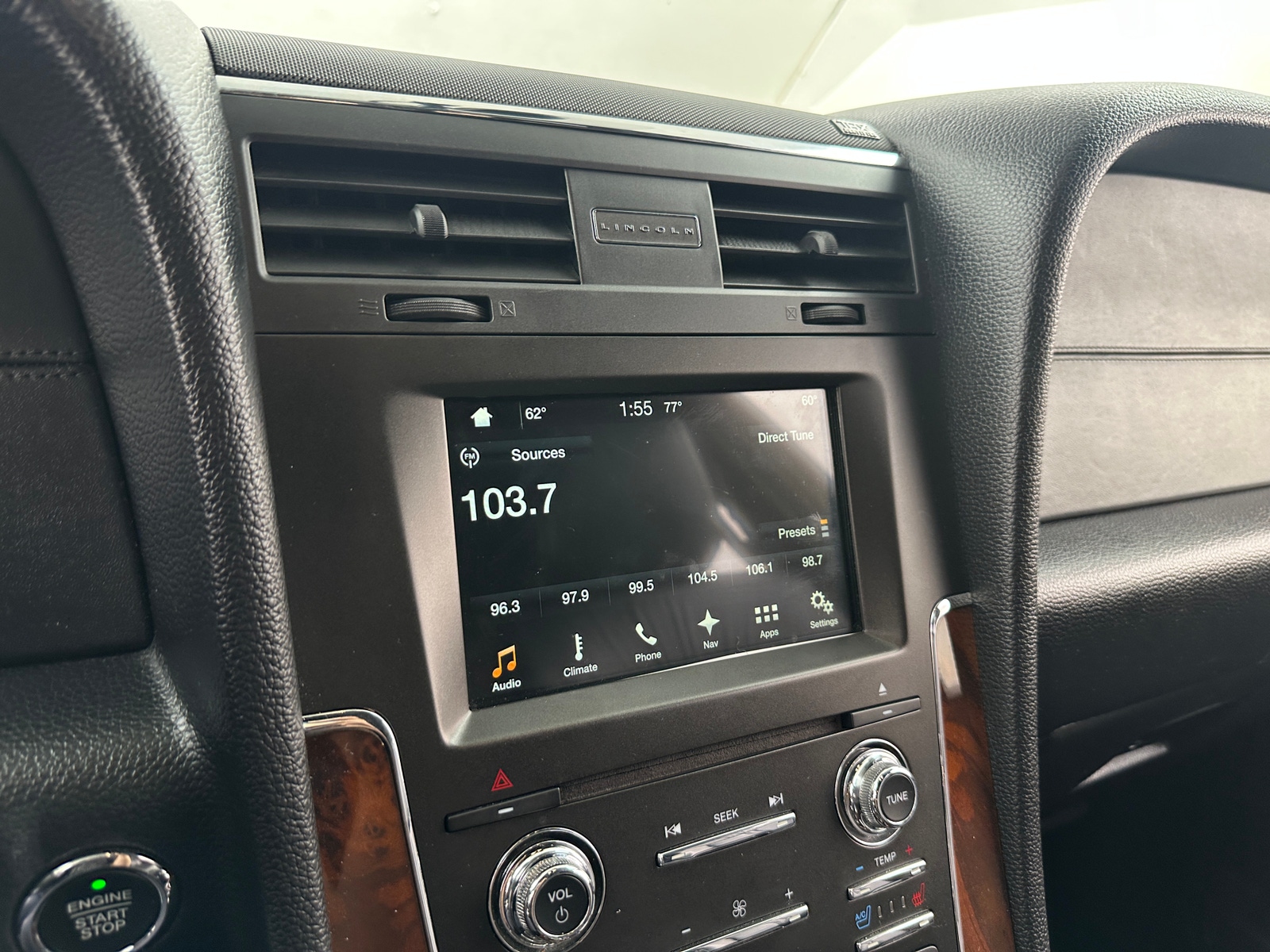 Thumbnail: 2016 Lincoln Navigator - 3