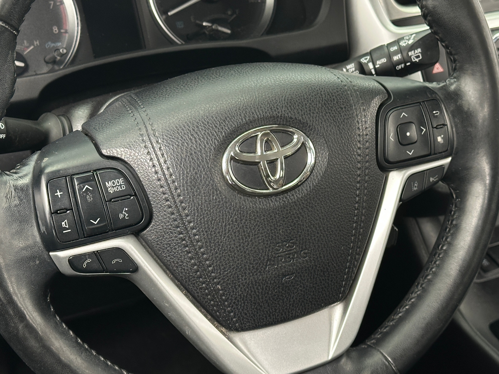 Thumbnail: 2018 Toyota Highlander - 4