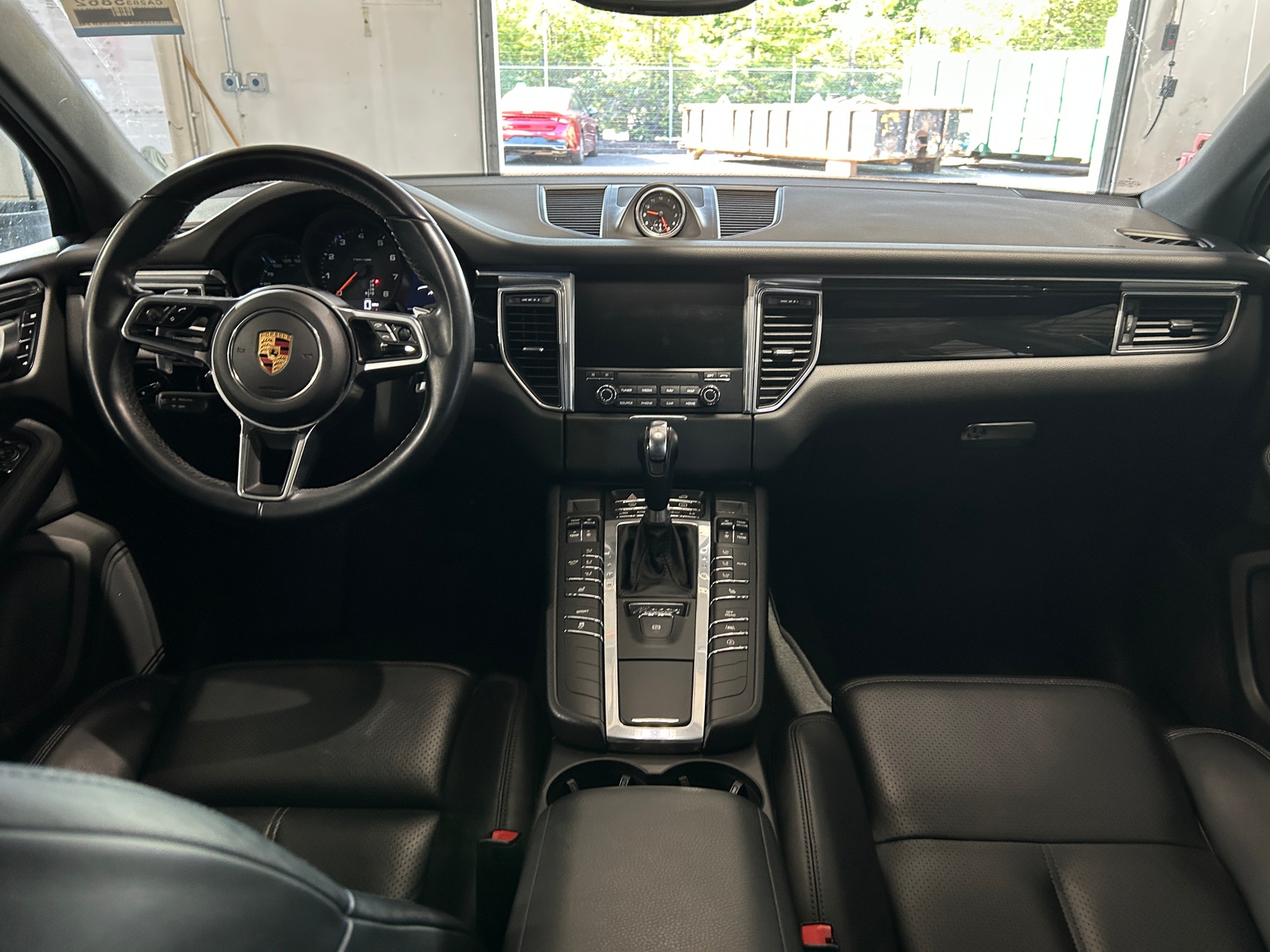 Thumbnail: 2017 Porsche Macan - 2