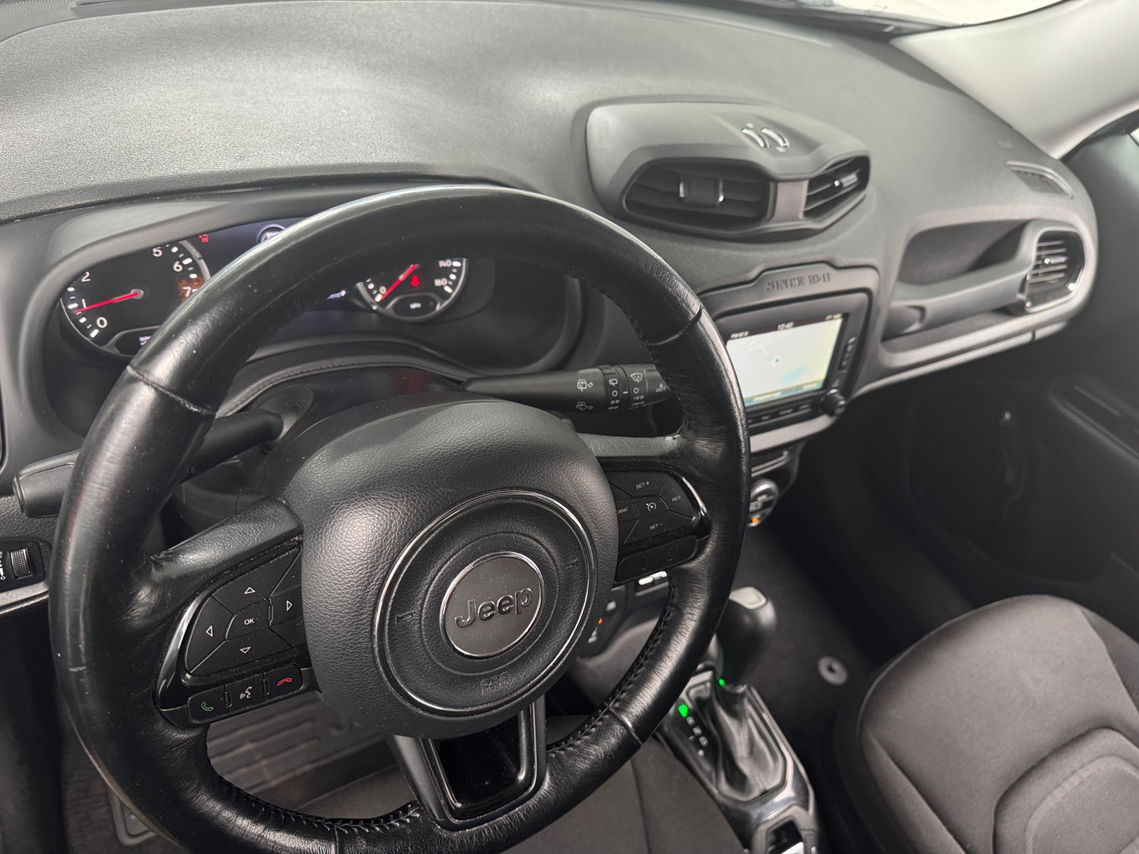 Thumbnail: 2017 Jeep Renegade - 3