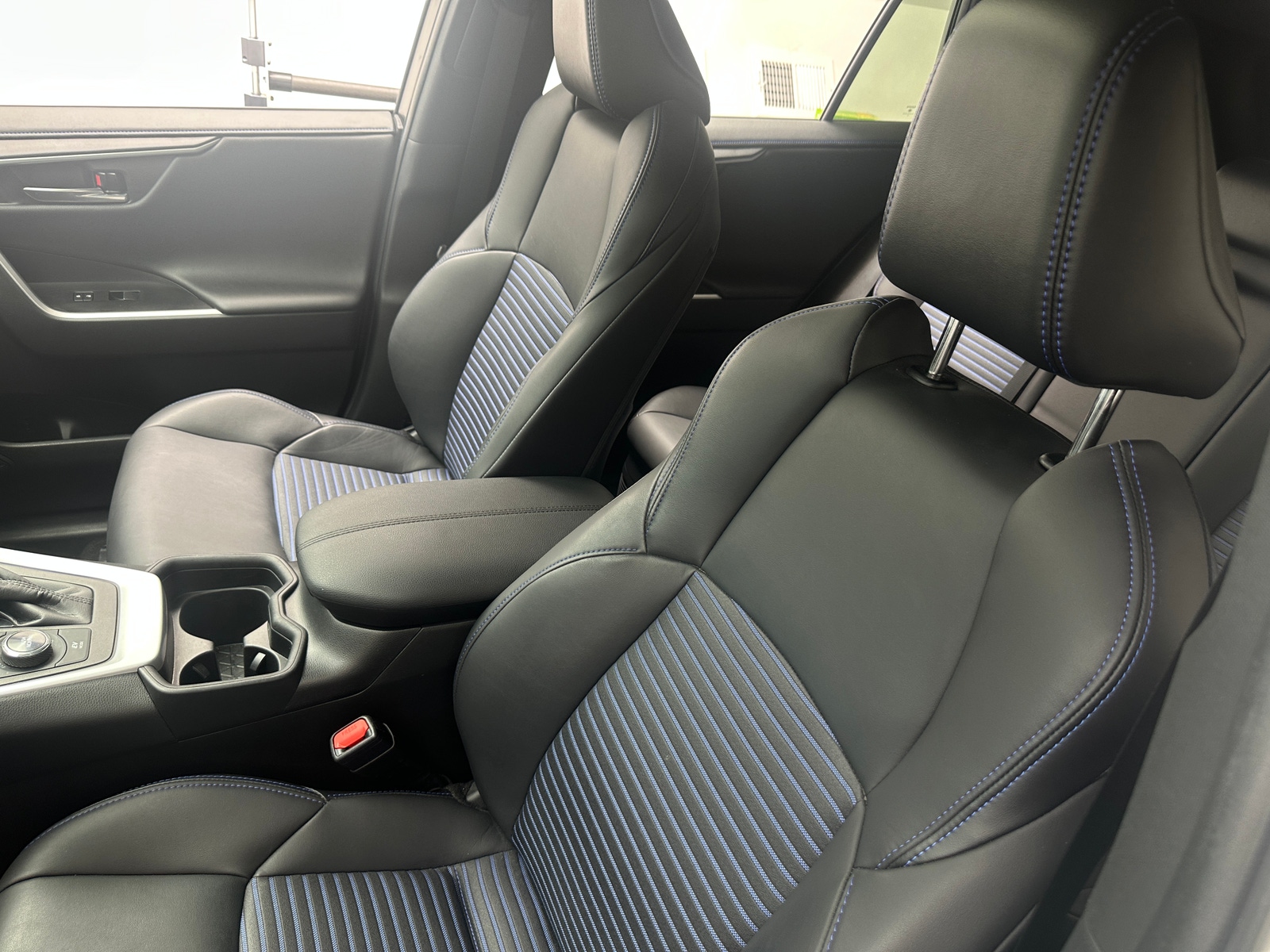 Thumbnail: 2021 Toyota RAV4 - 2