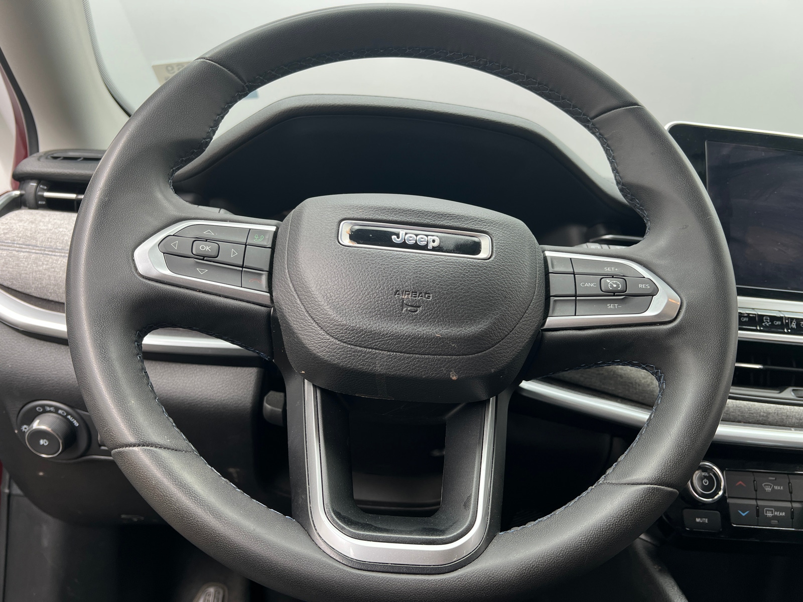 Thumbnail: 2022 Jeep Compass - 4