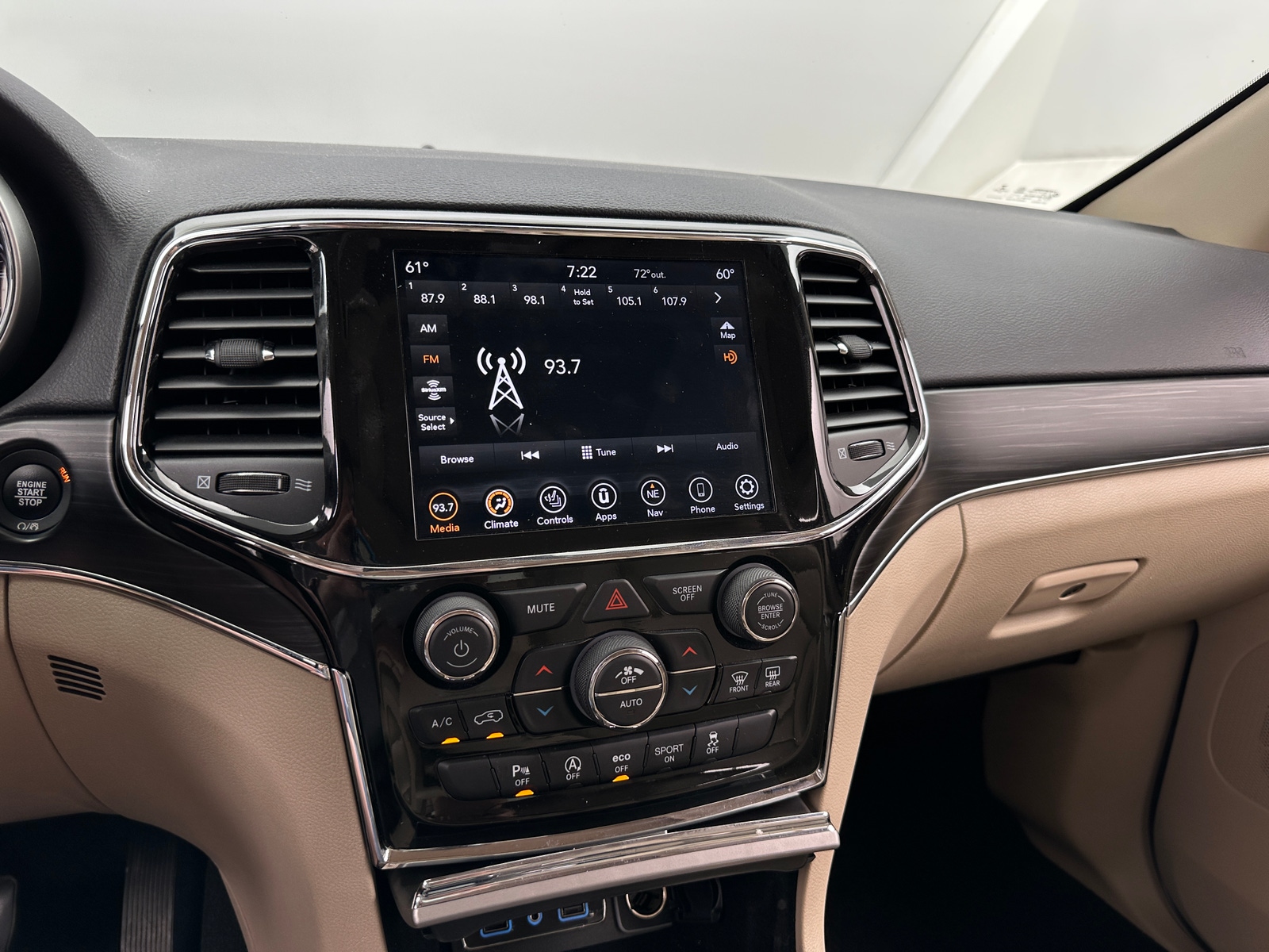 Thumbnail: 2021 Jeep Grand Cherokee - 3