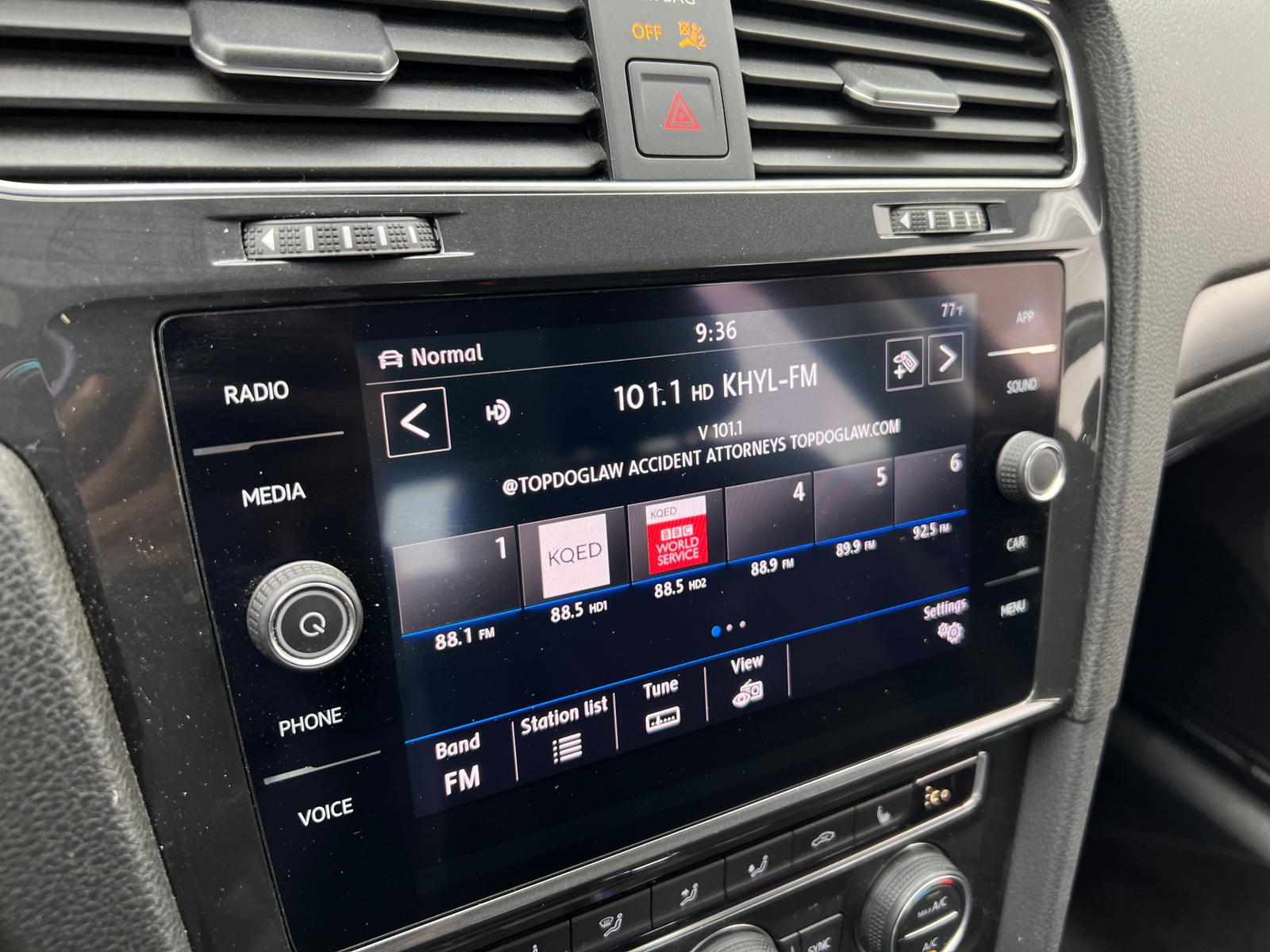 Thumbnail: 2019 Volkswagen e-Golf - 4