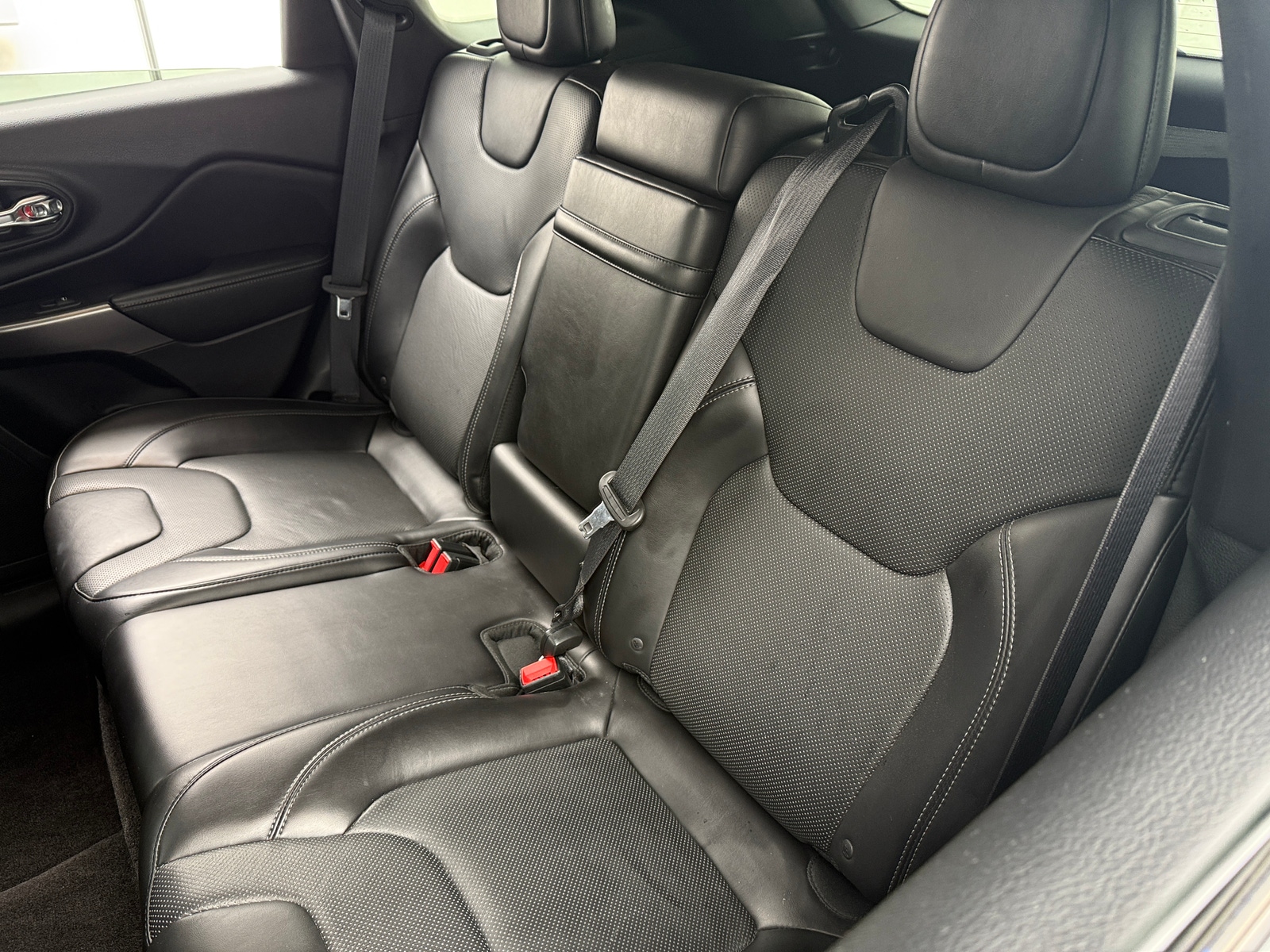 Thumbnail: 2019 Jeep Cherokee - 5