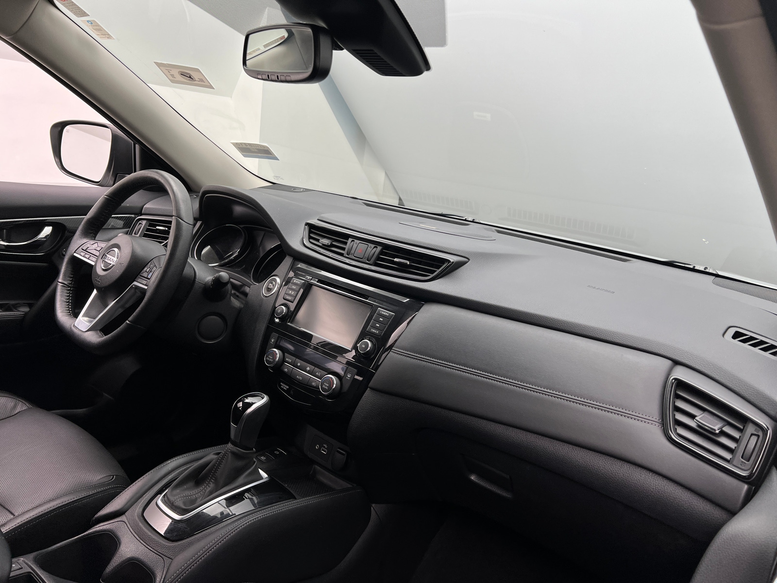 Thumbnail: 2019 Nissan Rogue - 2