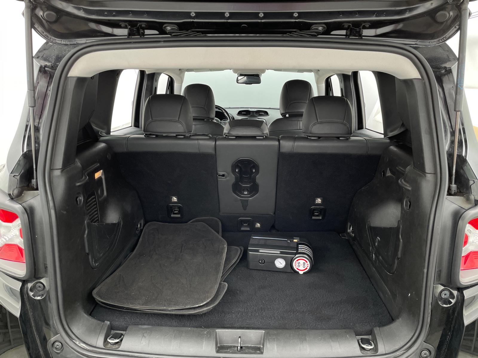 Thumbnail: 2020 Jeep Renegade - 6