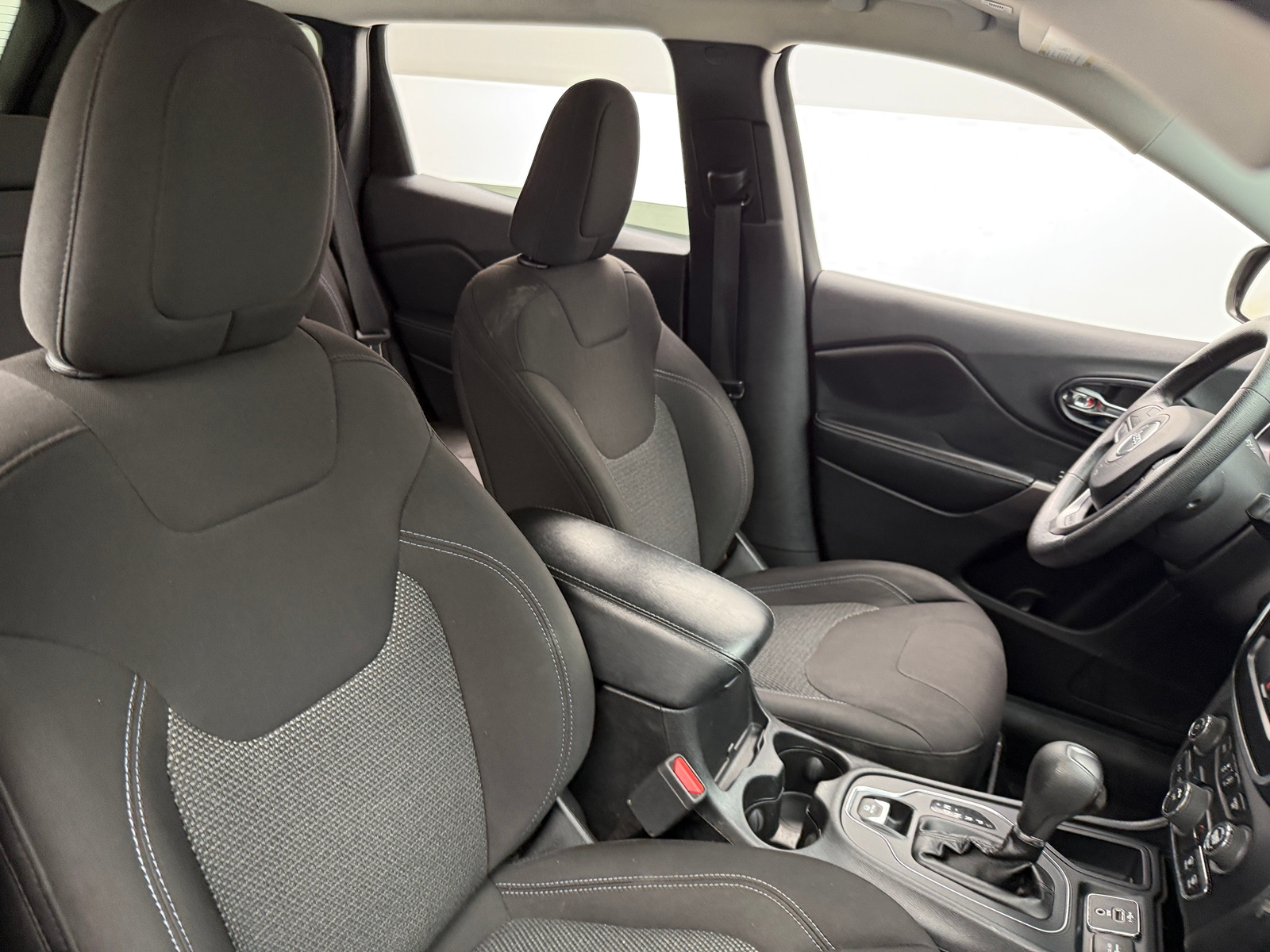 Thumbnail: 2019 Jeep Cherokee - 2