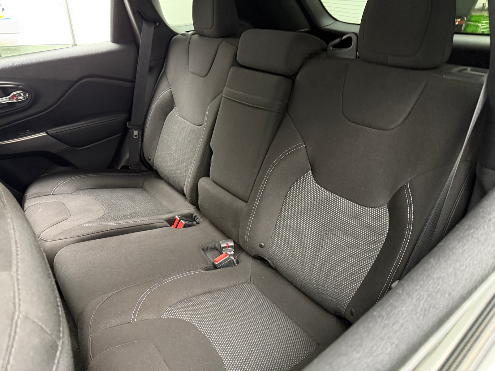 Thumbnail: 2019 Jeep Cherokee - 6