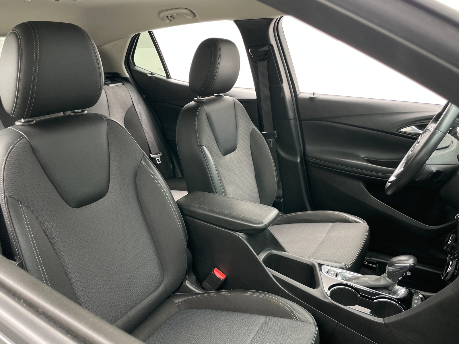Thumbnail: 2022 Buick Encore GX - 2