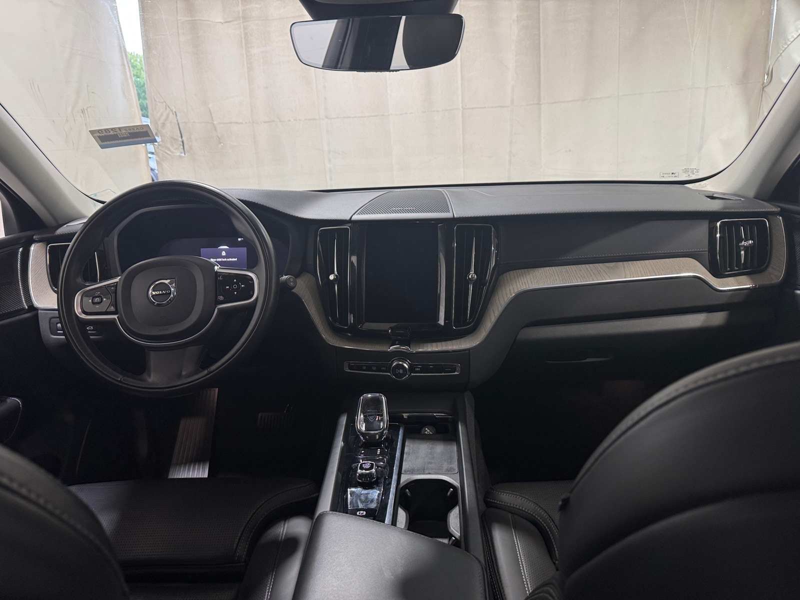 Thumbnail: 2022 Volvo XC60 - 2