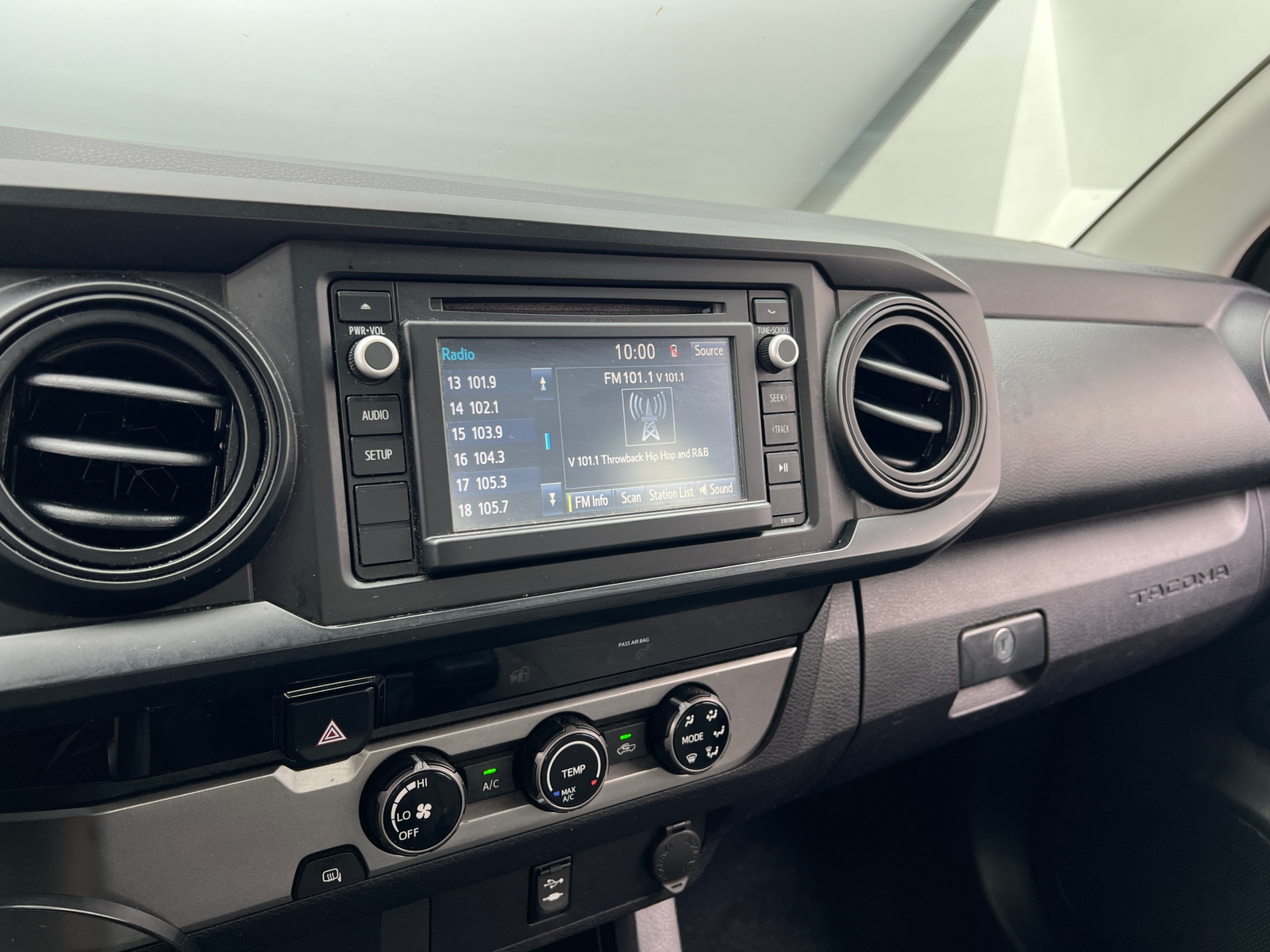 Thumbnail: 2018 Toyota Tacoma - 4