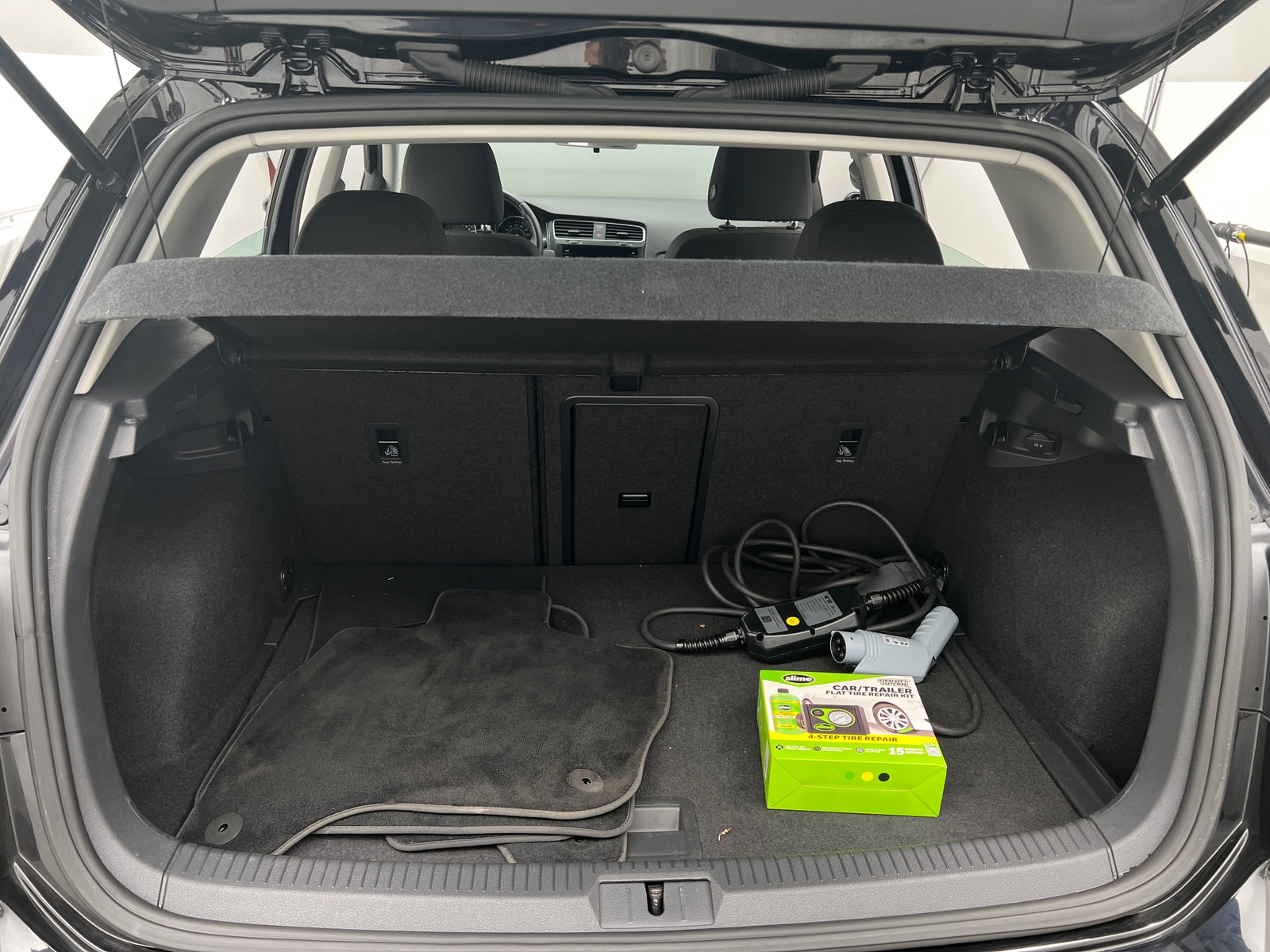 Thumbnail: 2019 Volkswagen e-Golf - 7