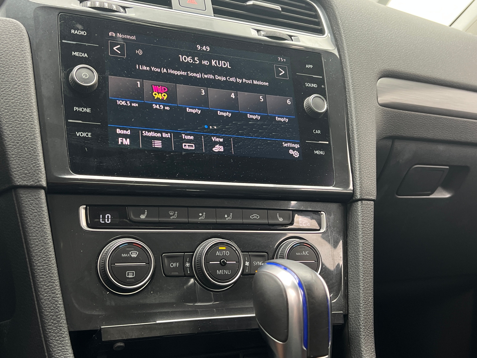 Thumbnail: 2019 Volkswagen e-Golf - 4