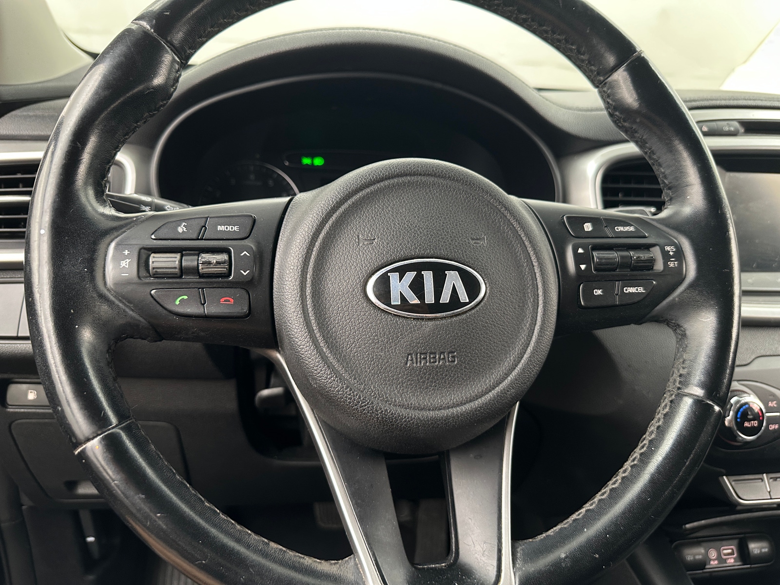 Thumbnail: 2017 Kia Sorento - 5