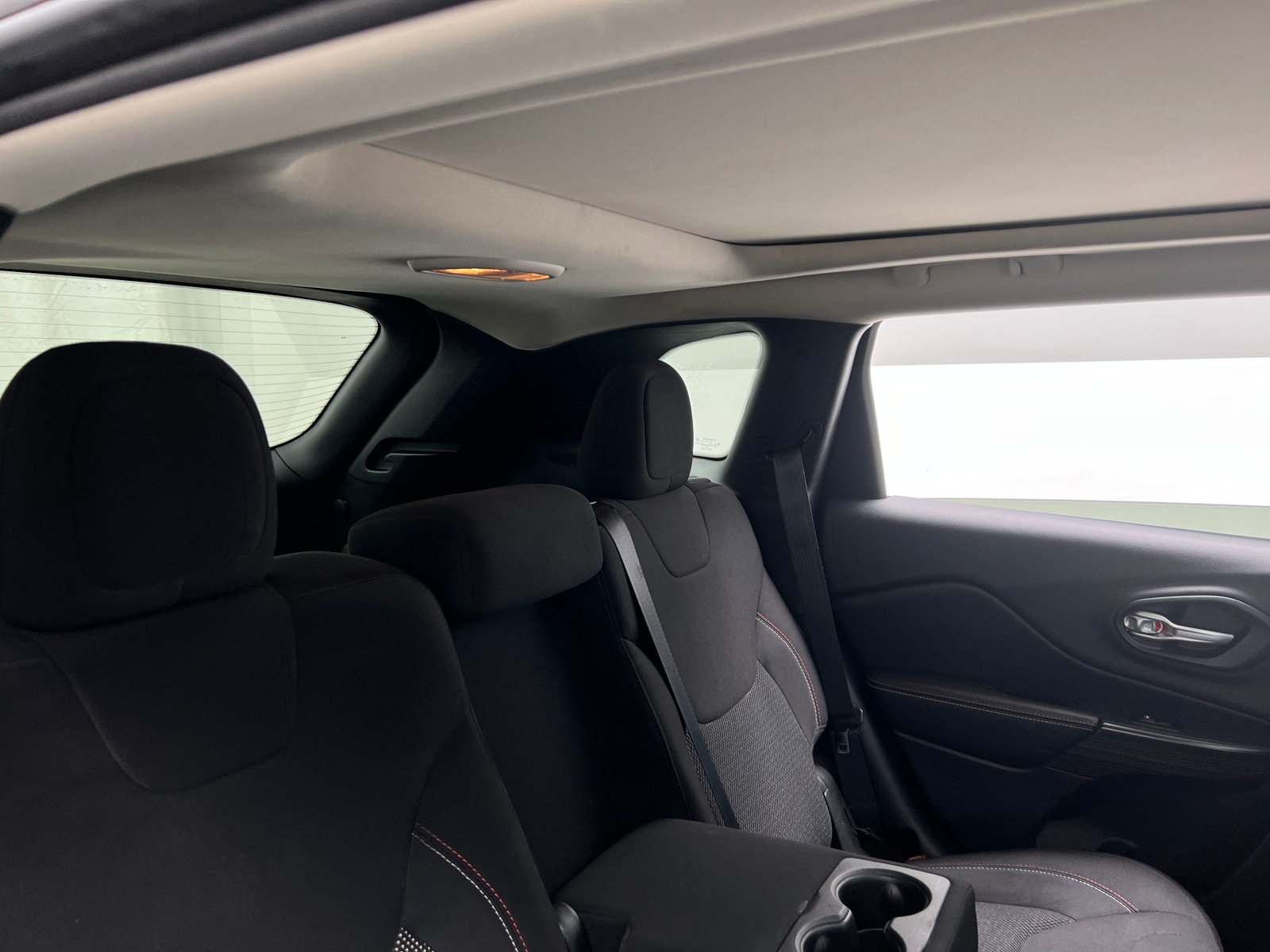 Thumbnail: 2016 Jeep Cherokee - 6