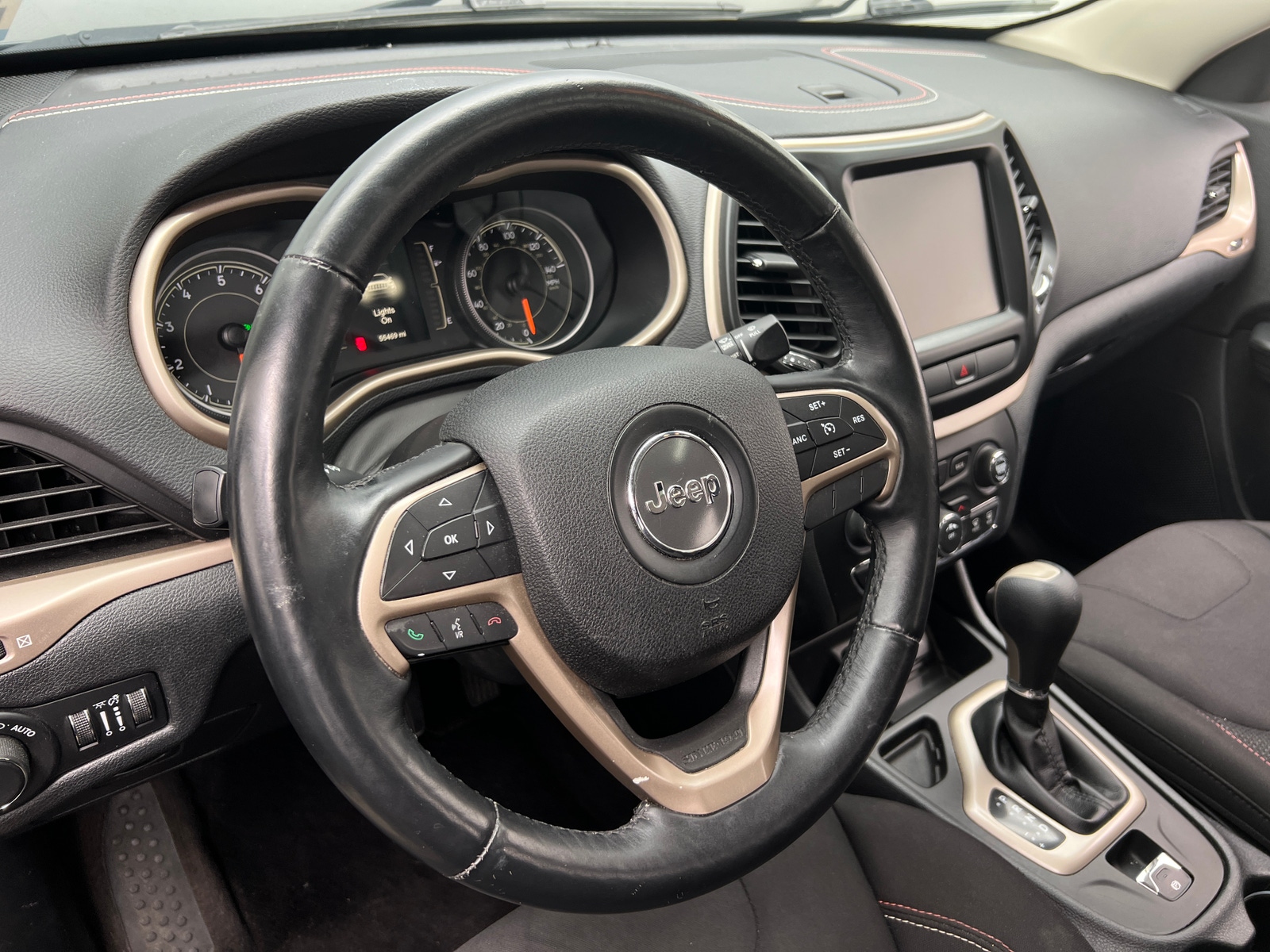Thumbnail: 2016 Jeep Cherokee - 5