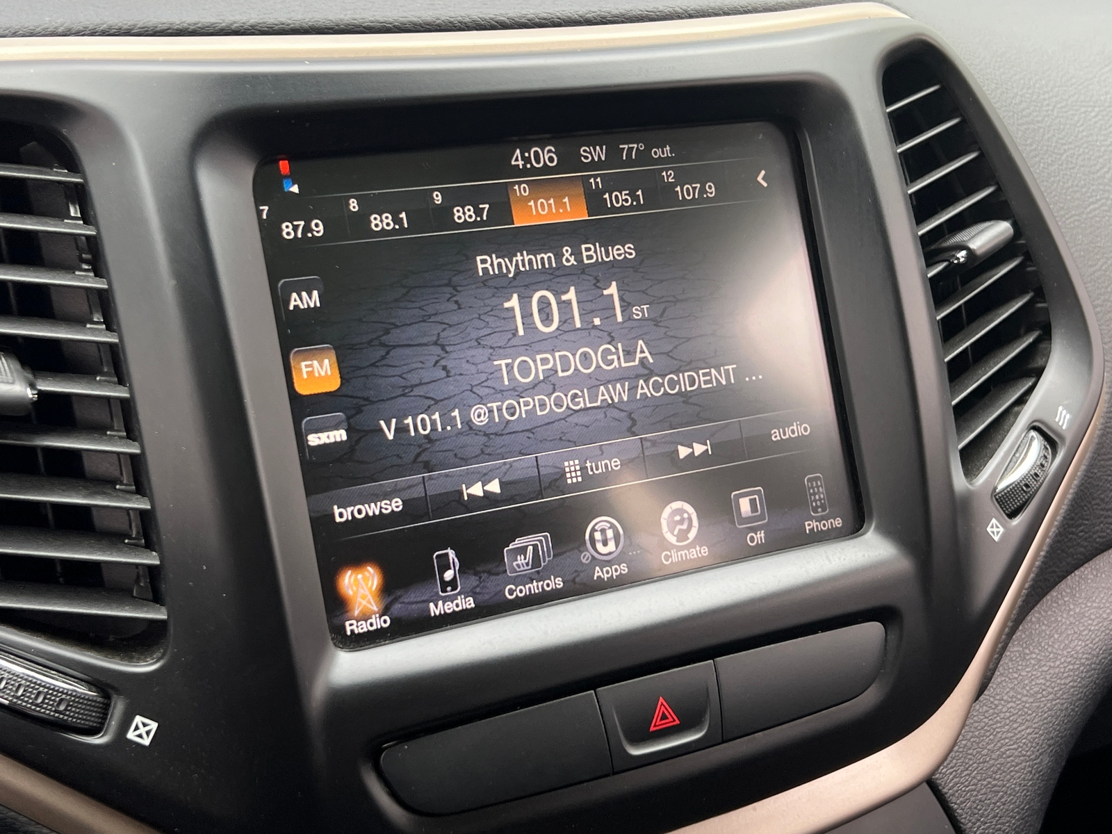 Thumbnail: 2016 Jeep Cherokee - 4
