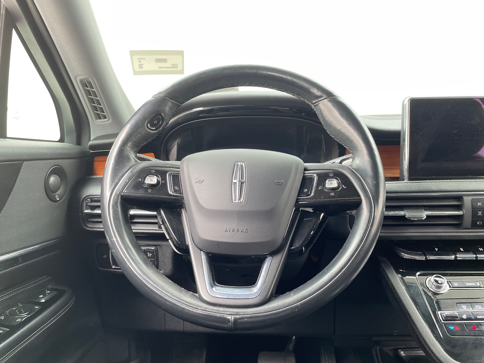 Thumbnail: 2020 Lincoln Corsair - 4