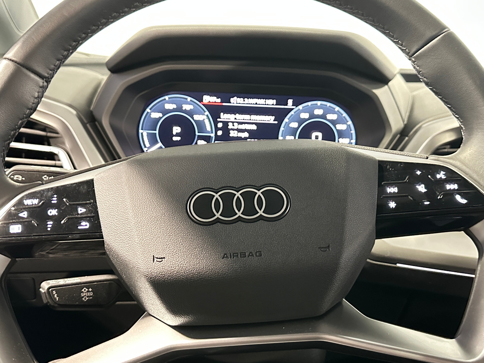 Thumbnail: 2023 Audi Q4 e-tron - 4