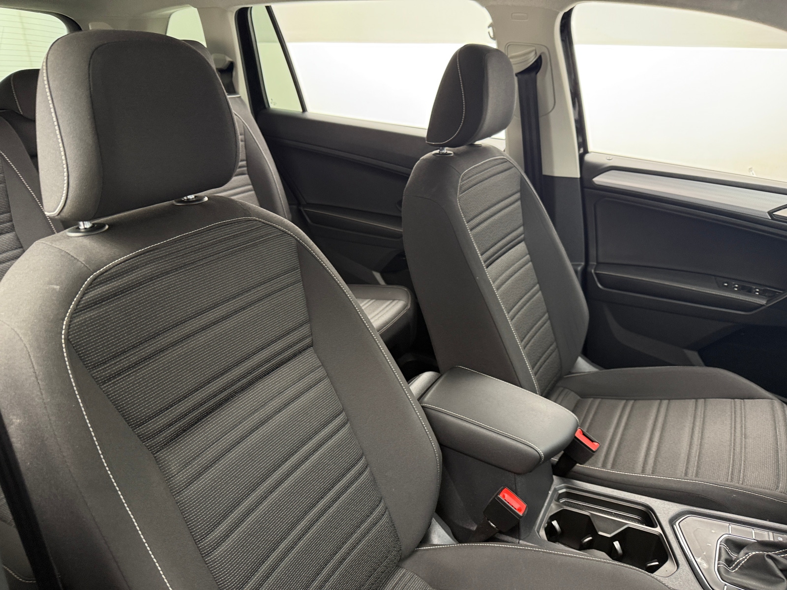 Thumbnail: 2023 Volkswagen Tiguan - 2