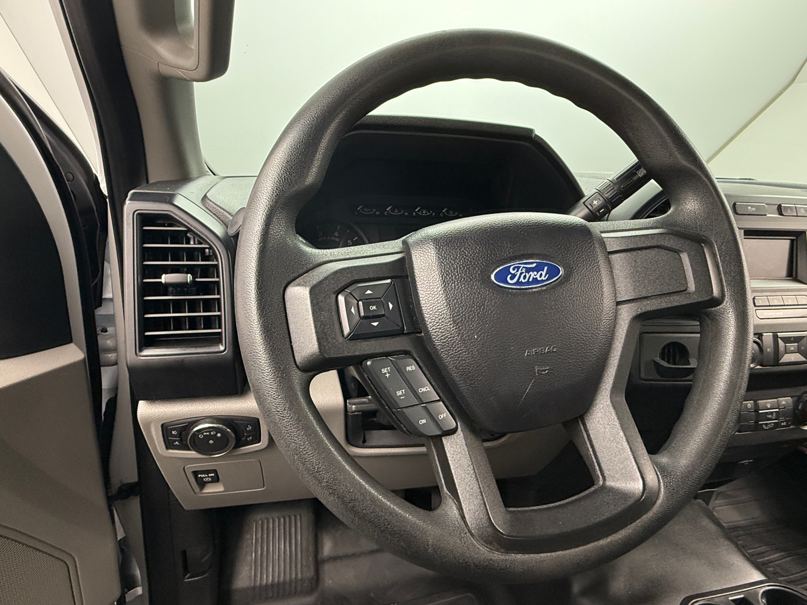 Thumbnail: 2019 Ford Econoline - 5