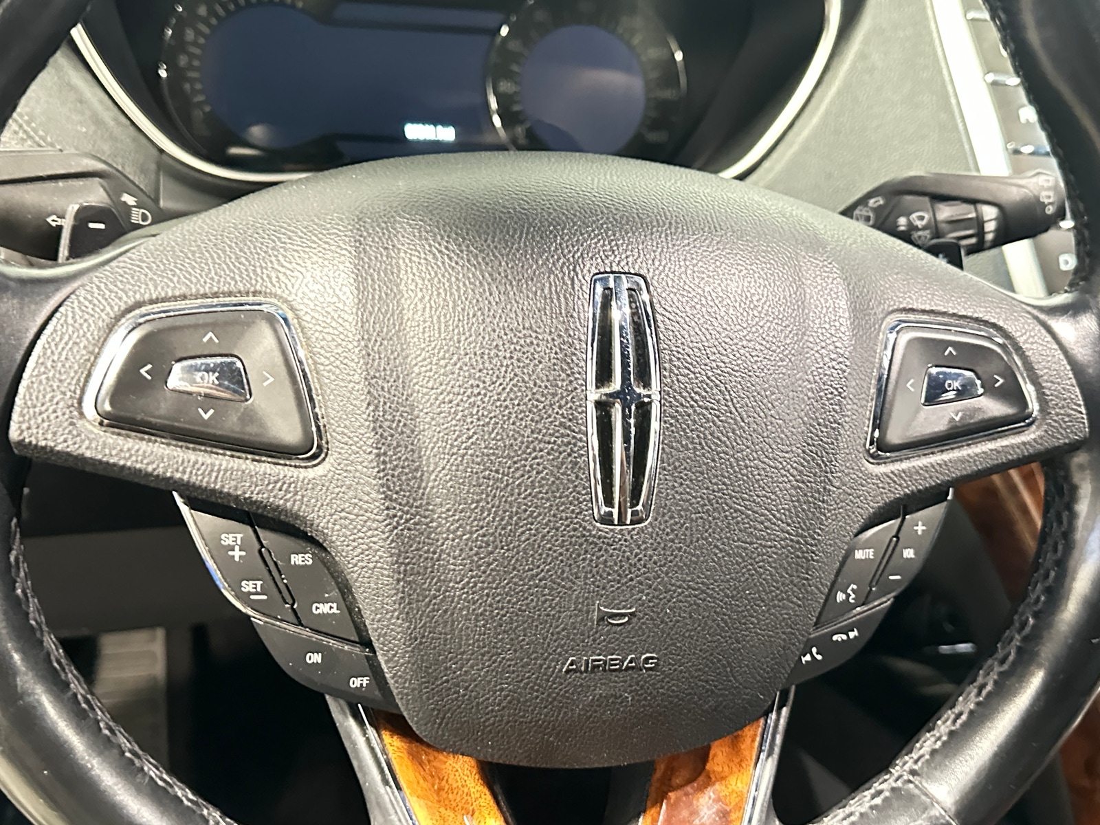 Thumbnail: 2017 Lincoln MKX - 4