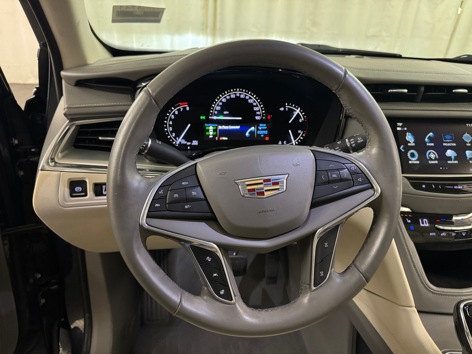 Thumbnail: 2018 Cadillac XT5 - 4