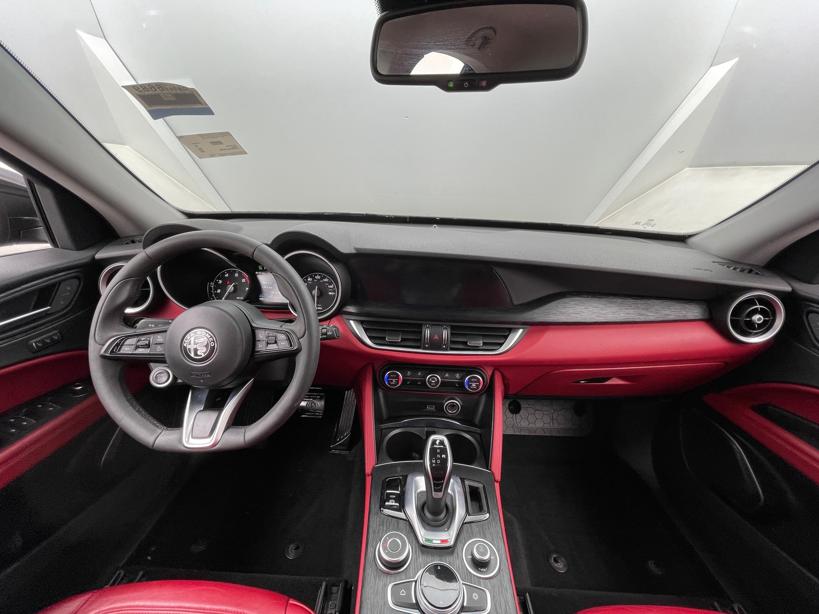 Thumbnail: 2020 Alfa Romeo Stelvio - 2