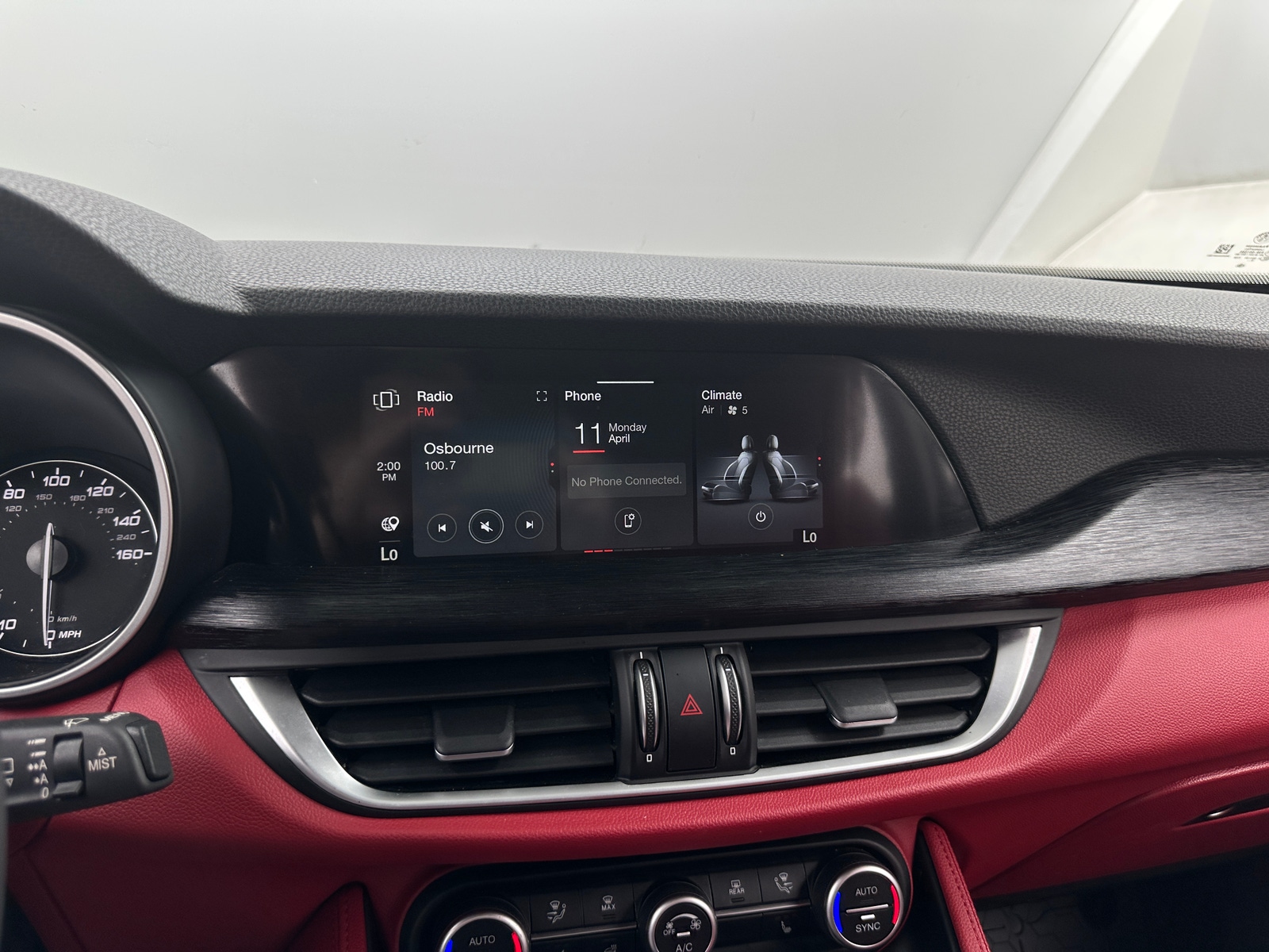 Thumbnail: 2020 Alfa Romeo Stelvio - 3