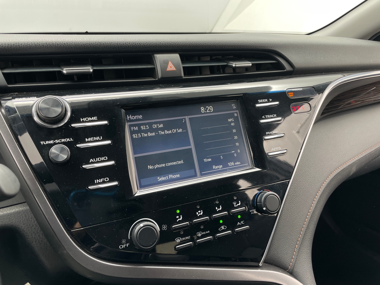 Thumbnail: 2018 Toyota Camry - 4