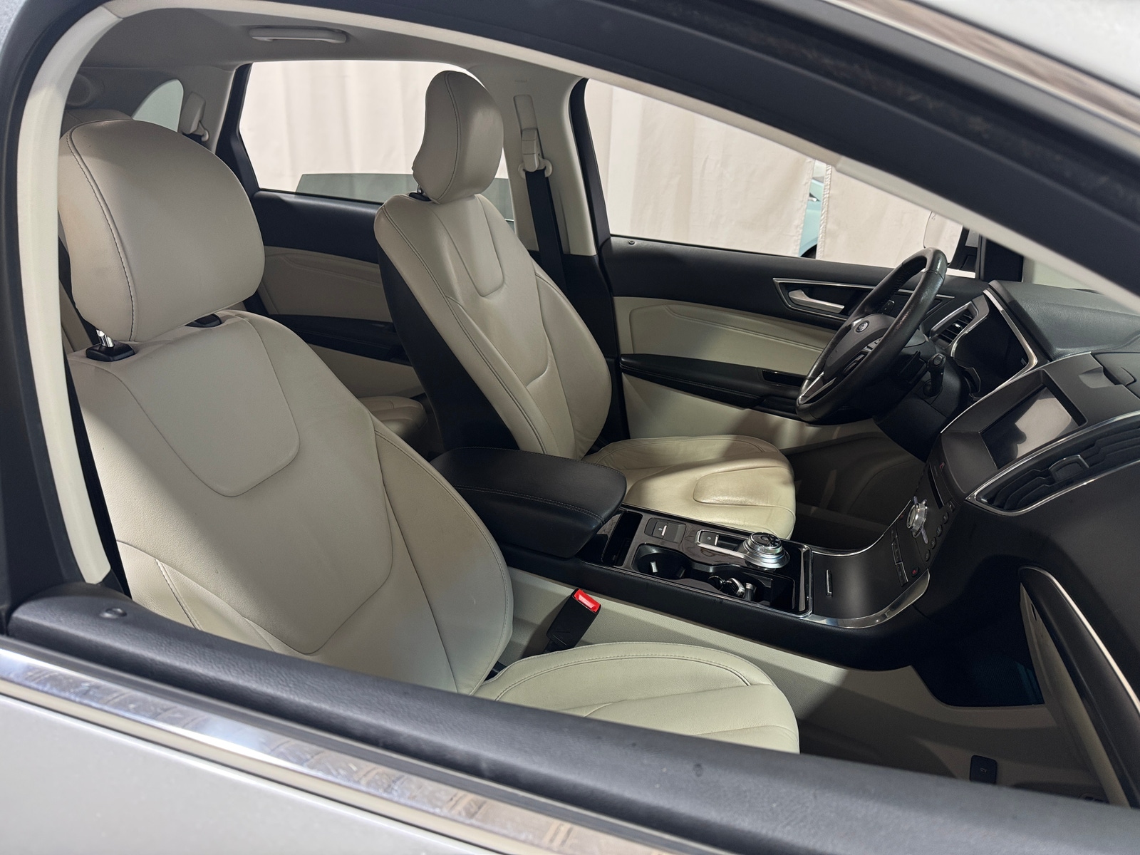 Thumbnail: 2019 Ford Edge - 2