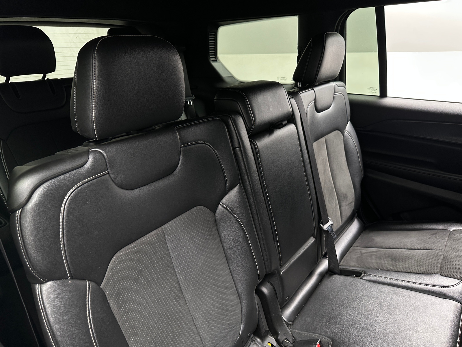 Thumbnail: 2024 Jeep Grand Cherokee L - 5
