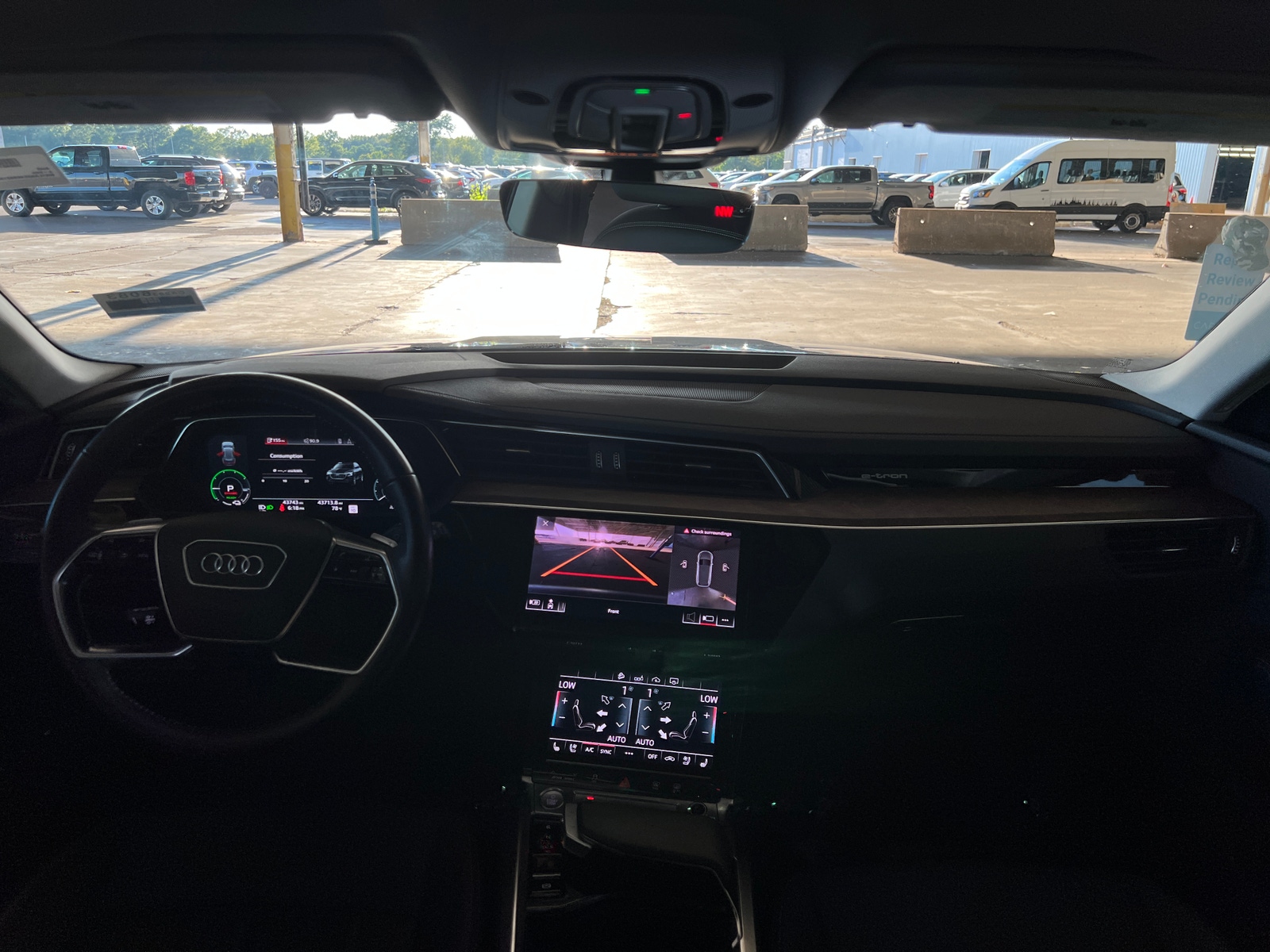 Thumbnail: 2019 Audi e-tron - 2