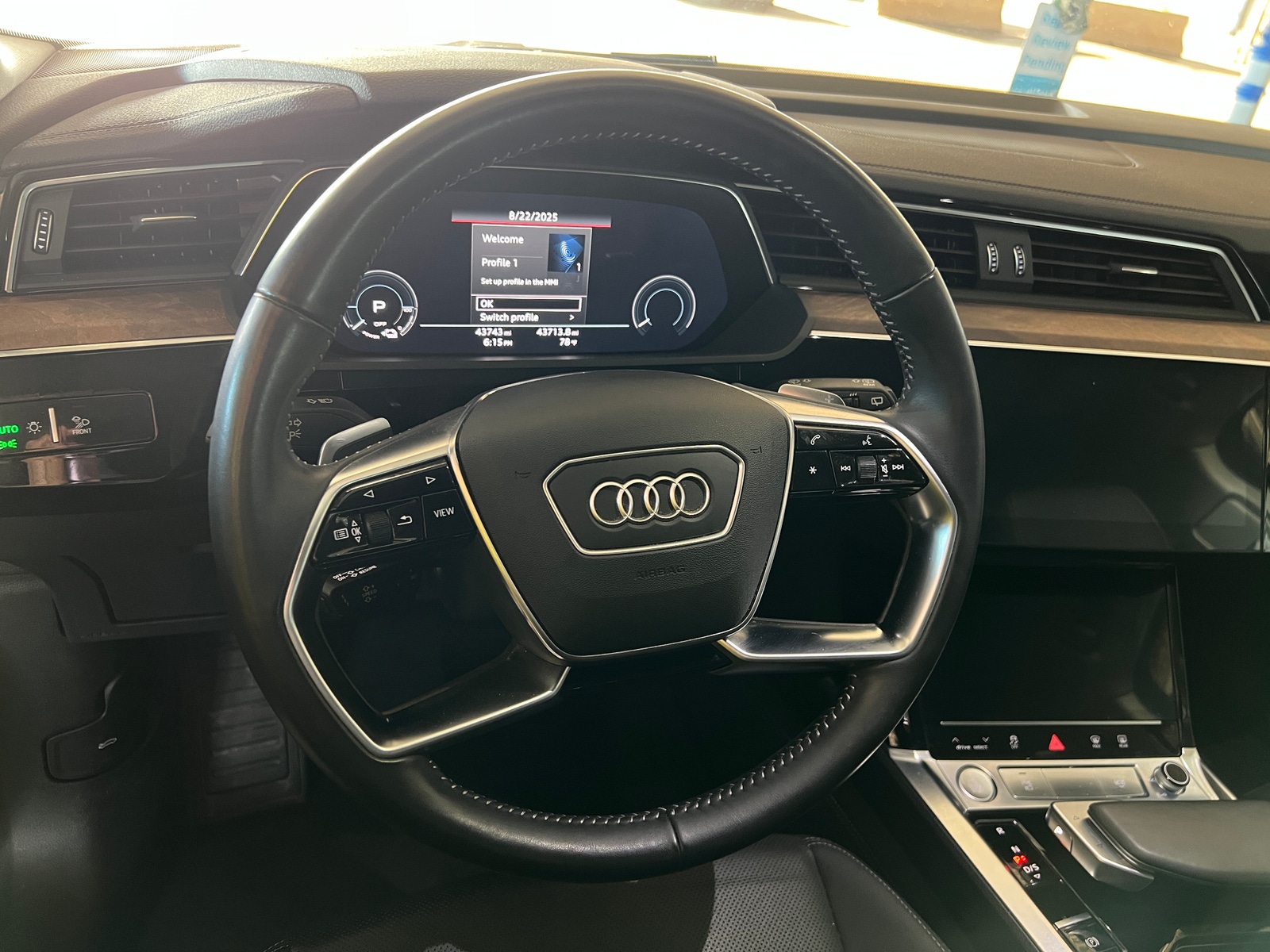 Thumbnail: 2019 Audi e-tron - 4