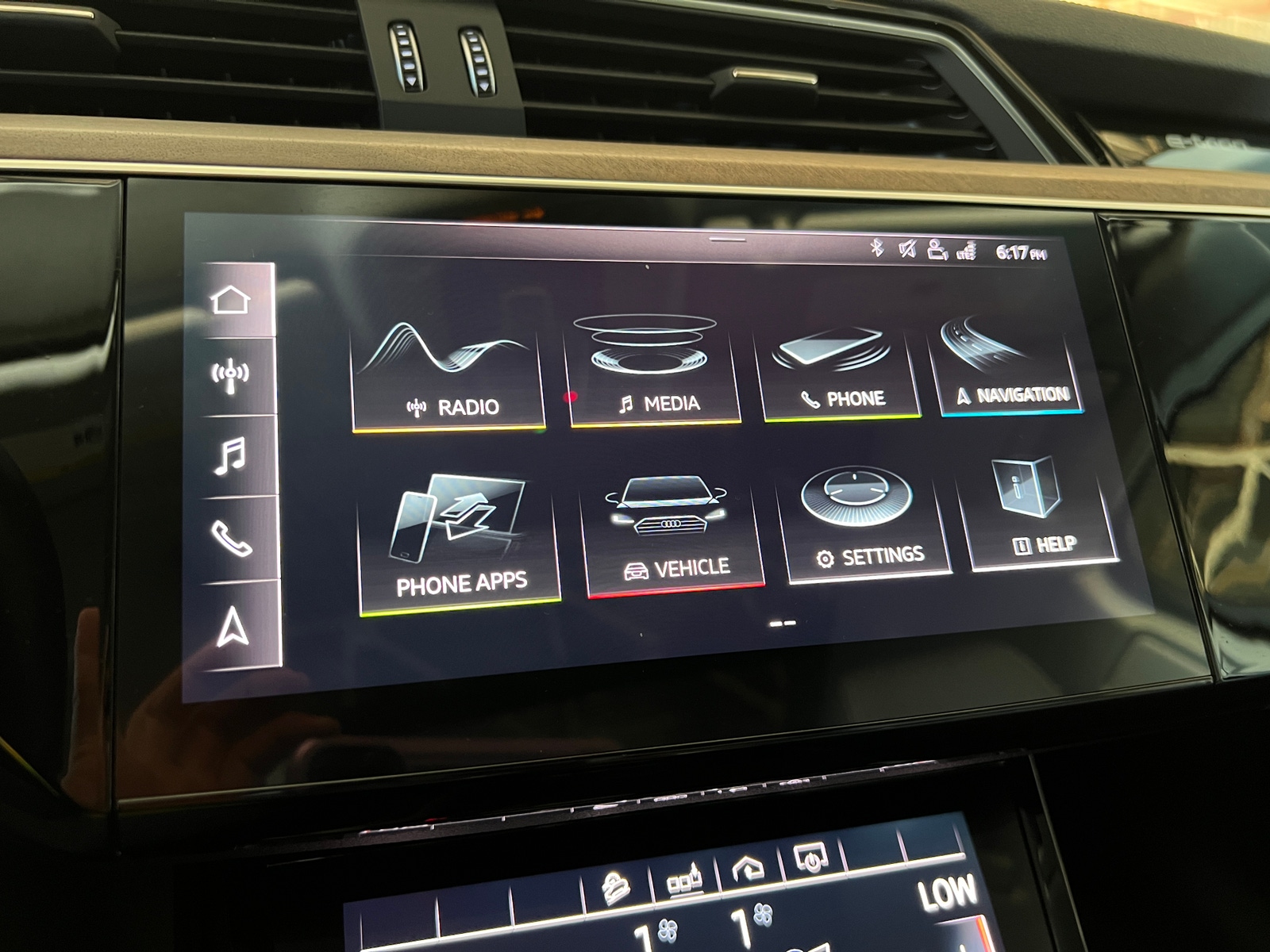 Thumbnail: 2019 Audi e-tron - 3