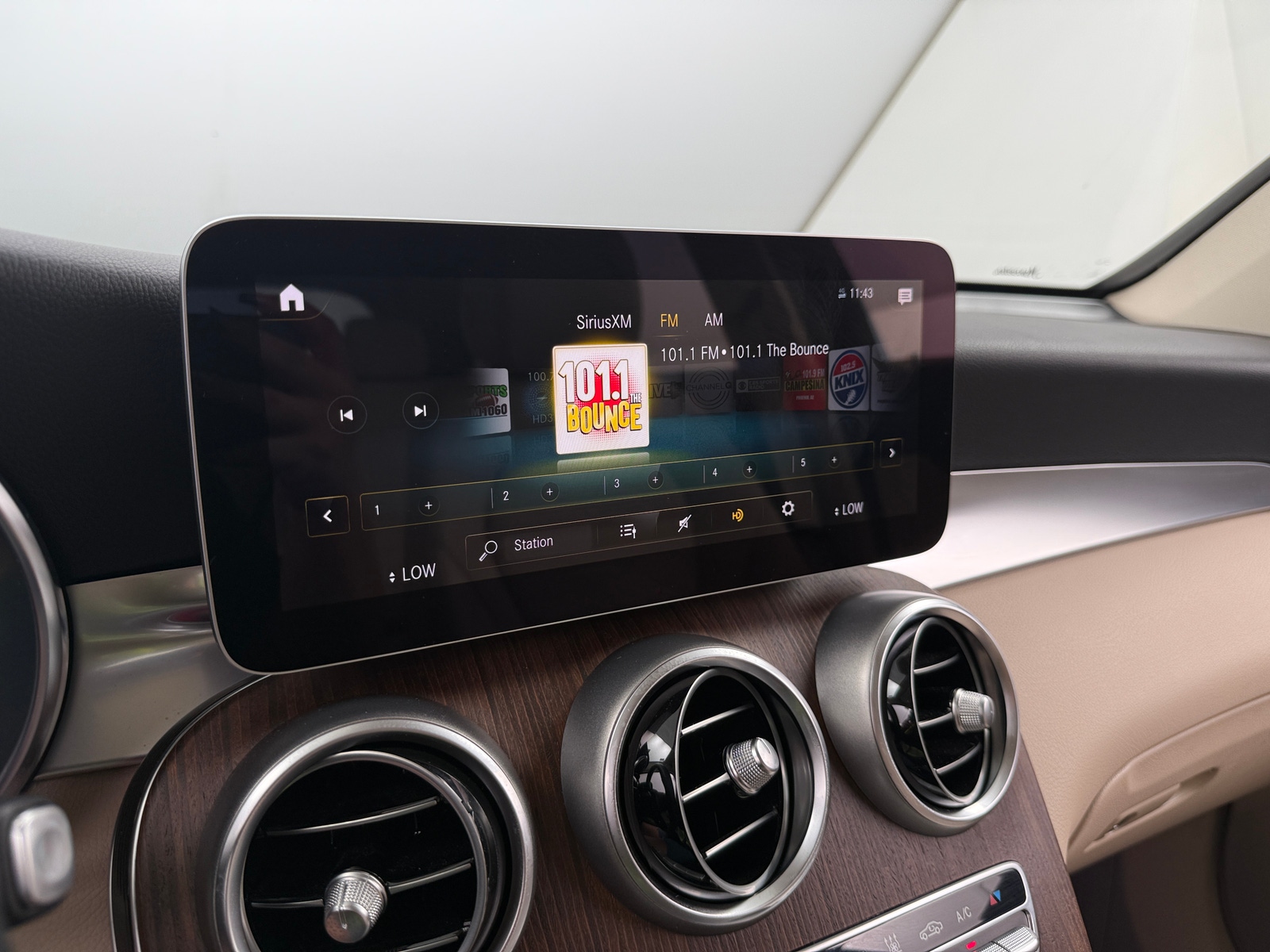 Thumbnail: 2020 Mercedes-Benz GLC - 3
