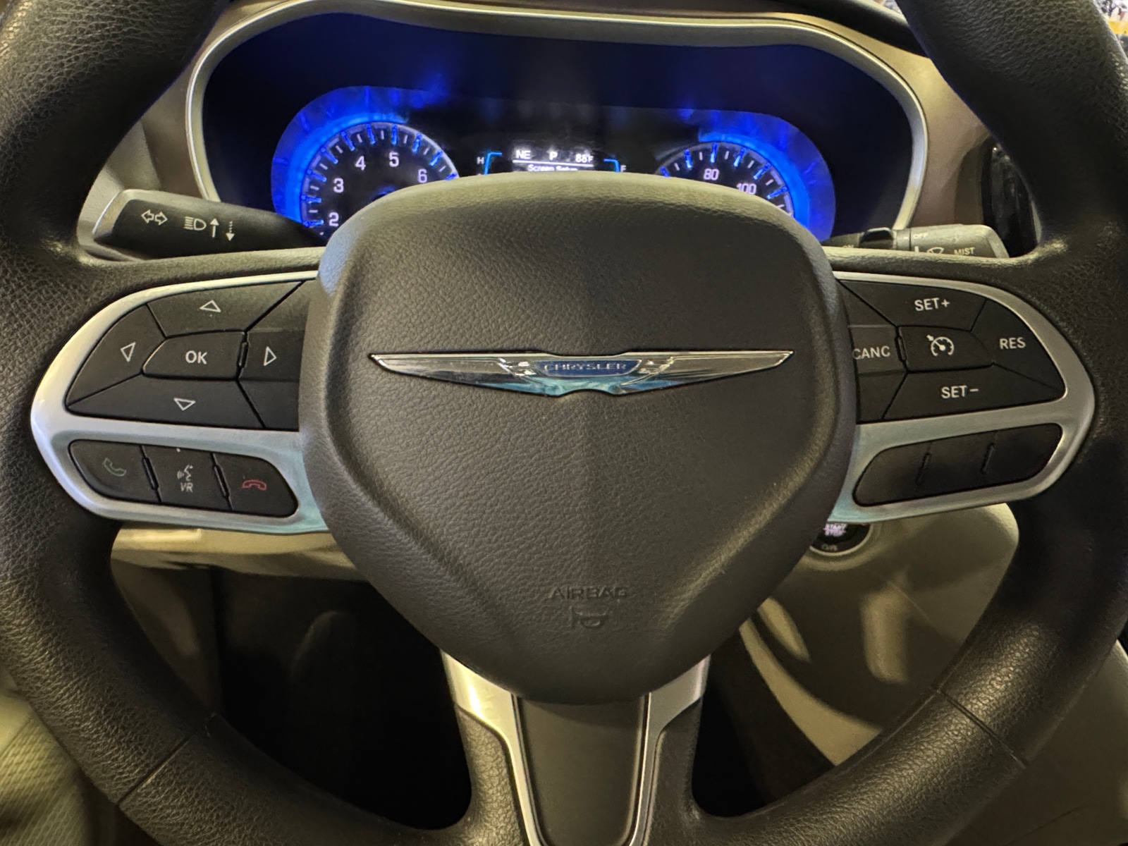 Thumbnail: 2017 Chrysler Pacifica - 5