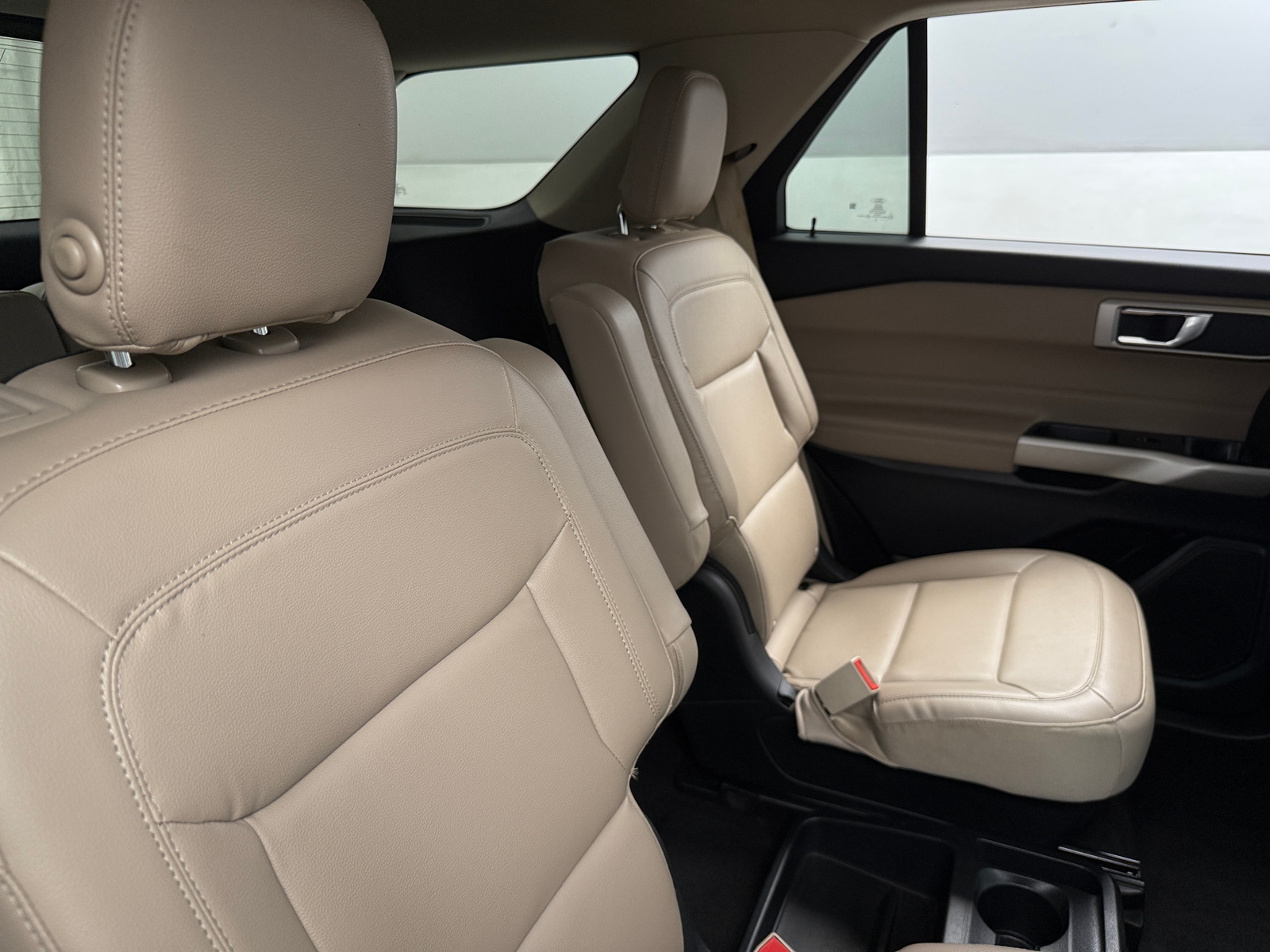 Thumbnail: 2020 Ford Explorer - 6
