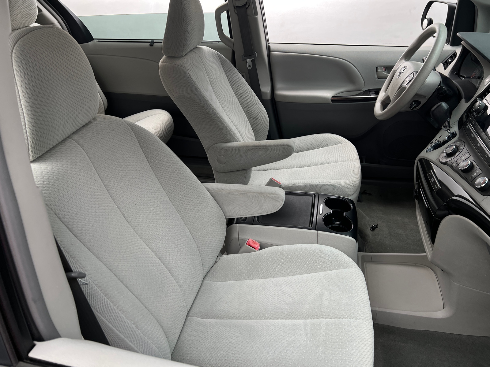 Thumbnail: 2012 Toyota Sienna - 2