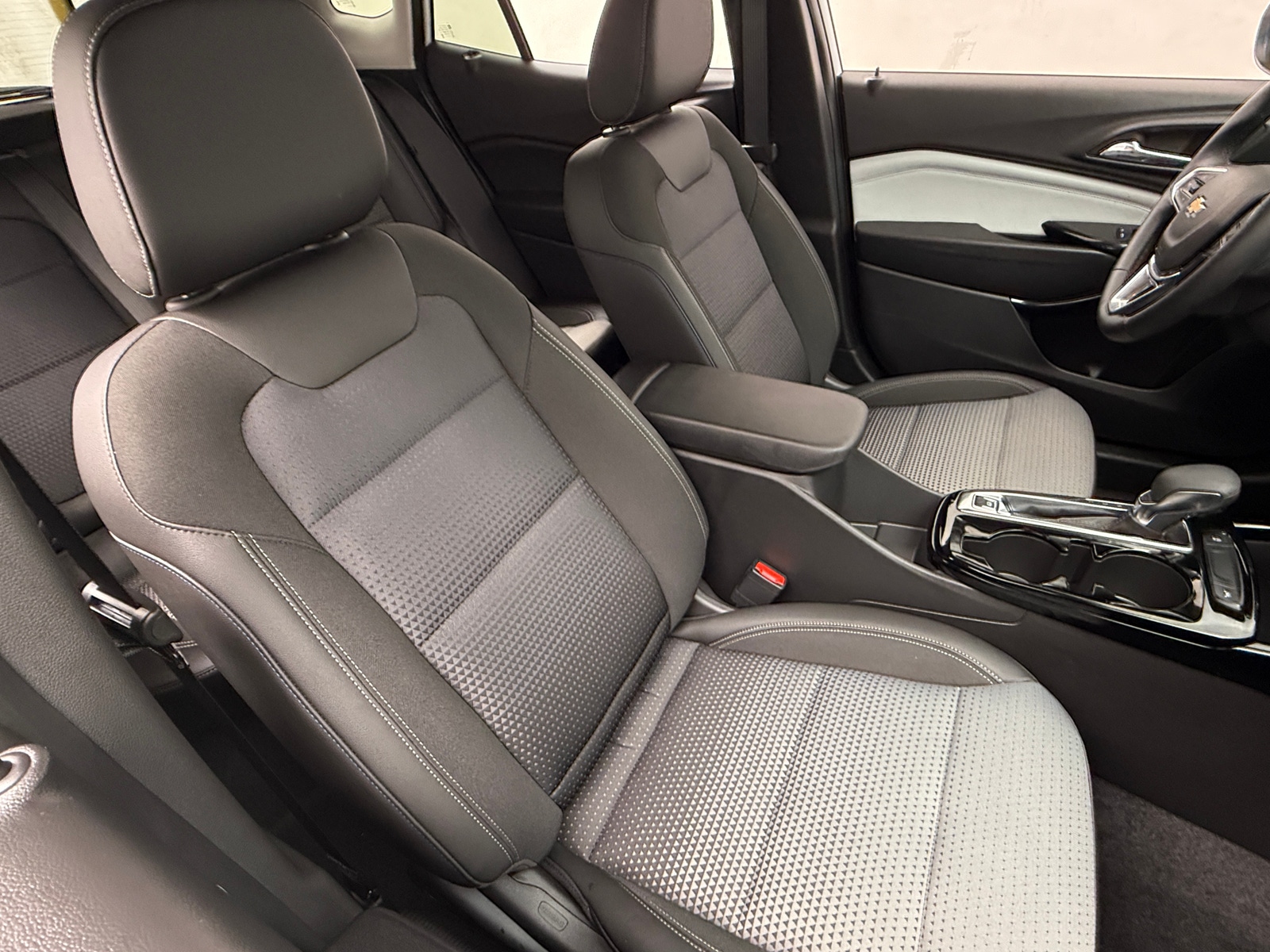 Thumbnail: 2025 Chevrolet Trax - 2