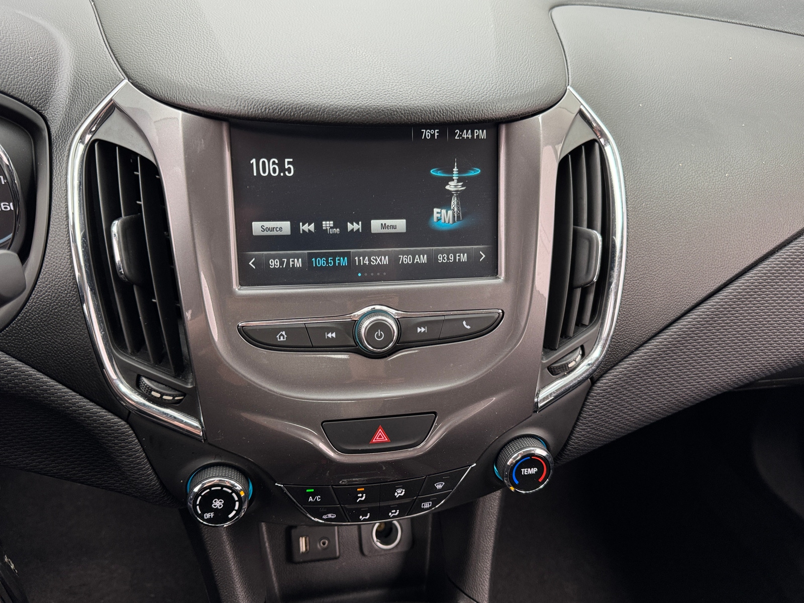 Thumbnail: 2017 Chevrolet Cruze - 4