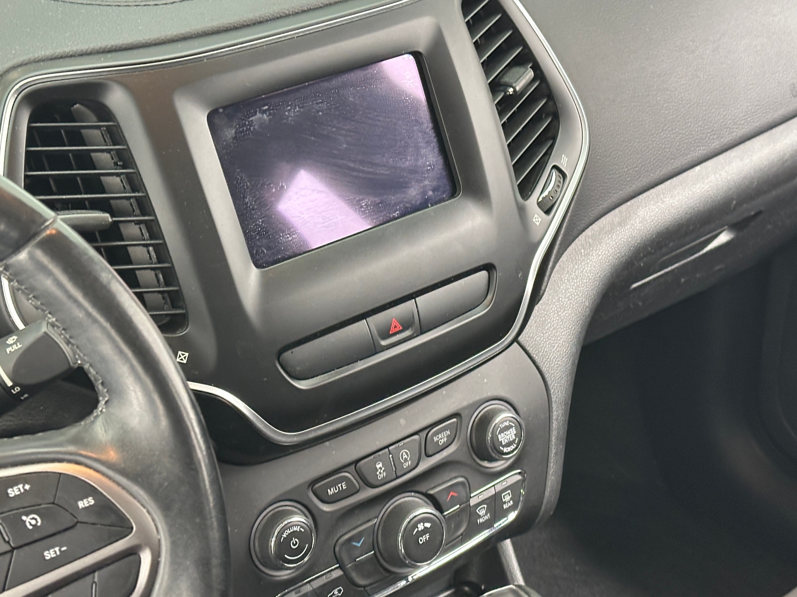Thumbnail: 2020 Jeep Cherokee - 4
