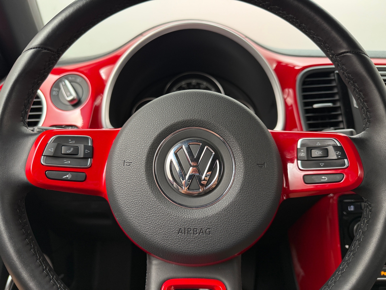 Thumbnail: 2019 Volkswagen Beetle - 4