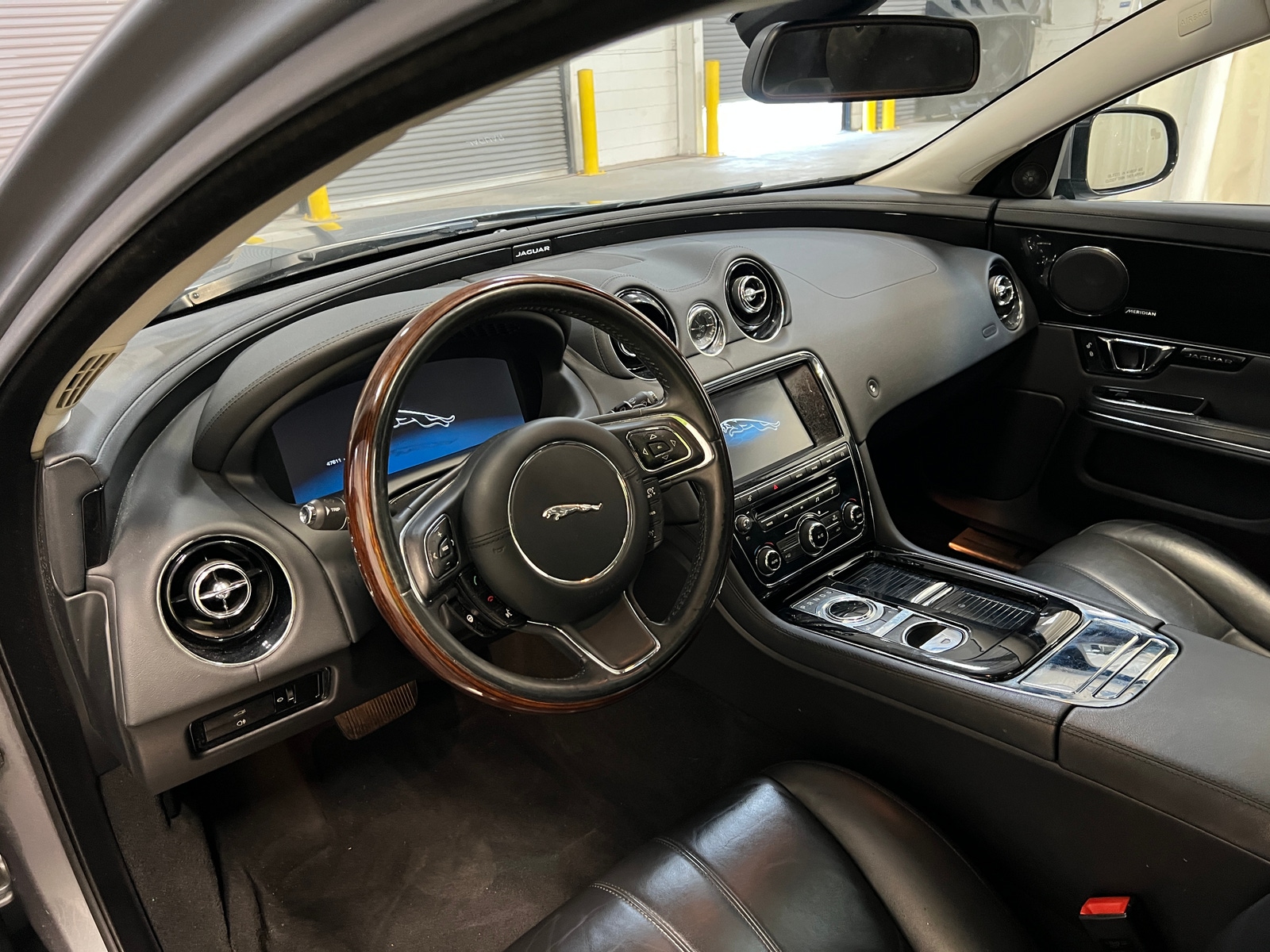 Thumbnail: 2015 Jaguar XJ - 2
