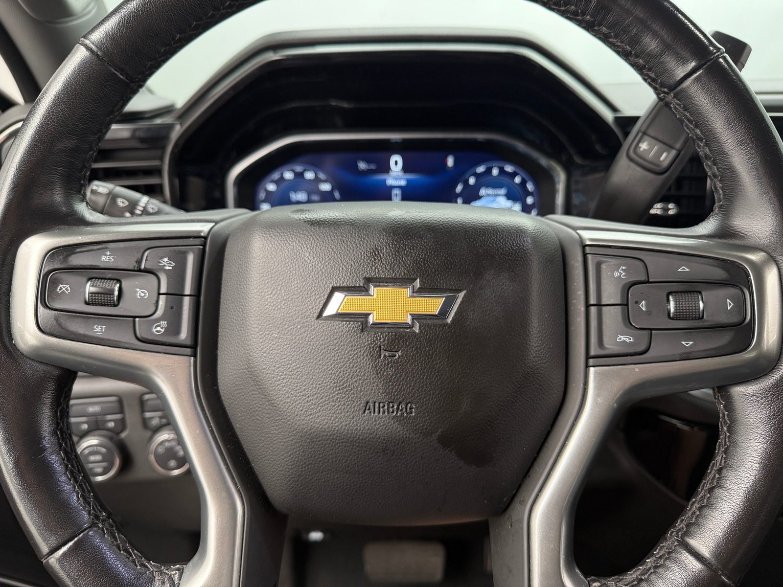 Thumbnail: 2022 Chevrolet Silverado 1500 - 5