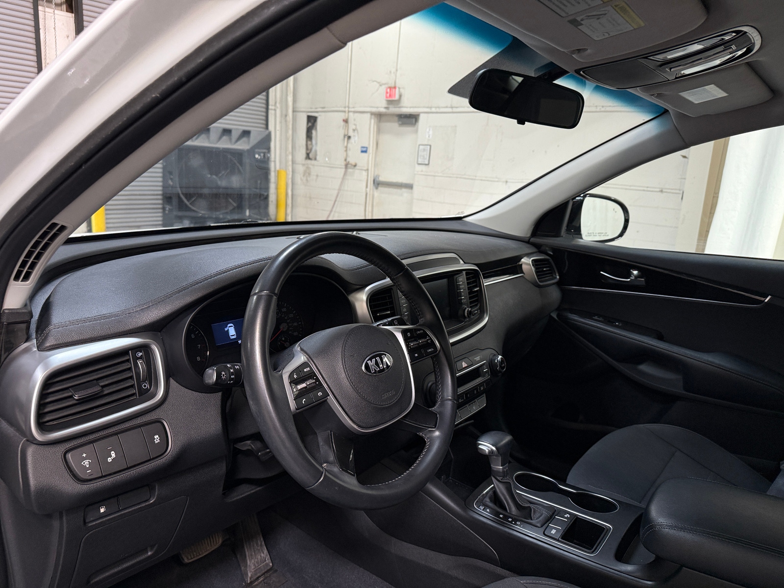 Thumbnail: 2020 Kia Sorento - 3